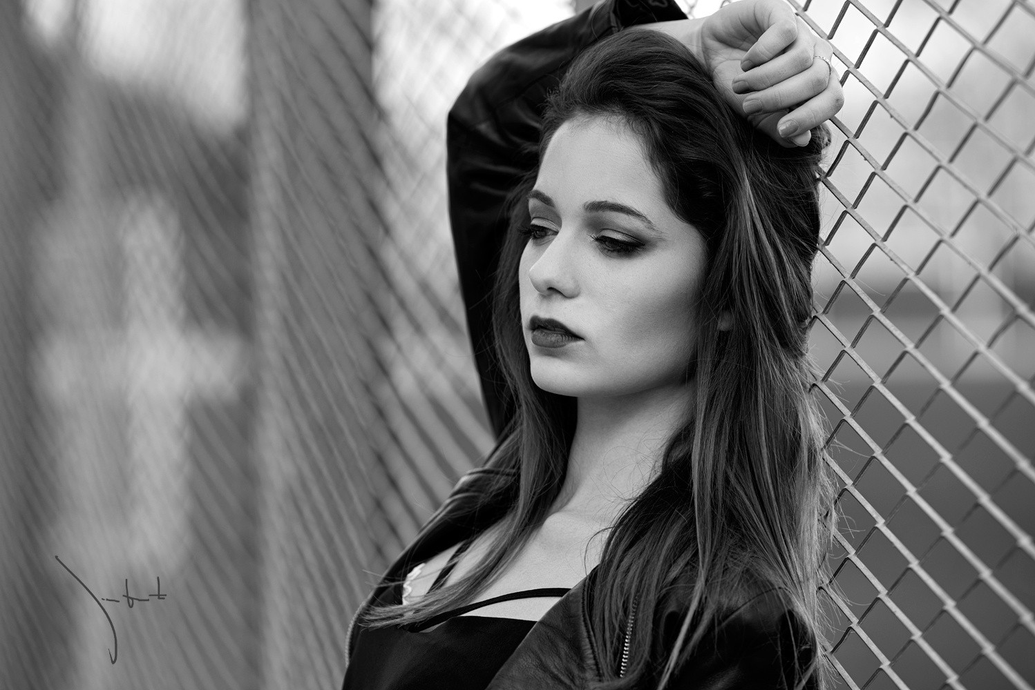 Monochrome portrait of a woman with long hair HD Wallpaper