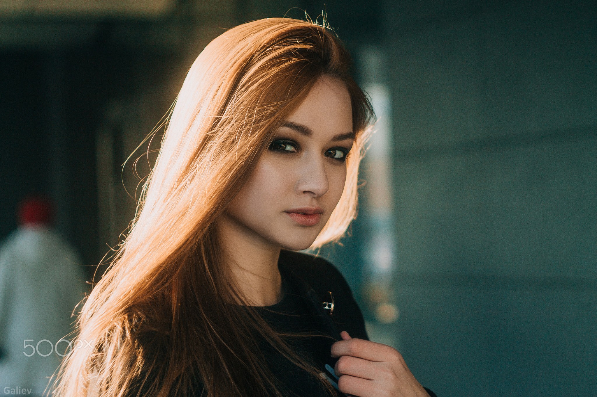 Portrait of a young woman with long blonde hair HD Wallpaper