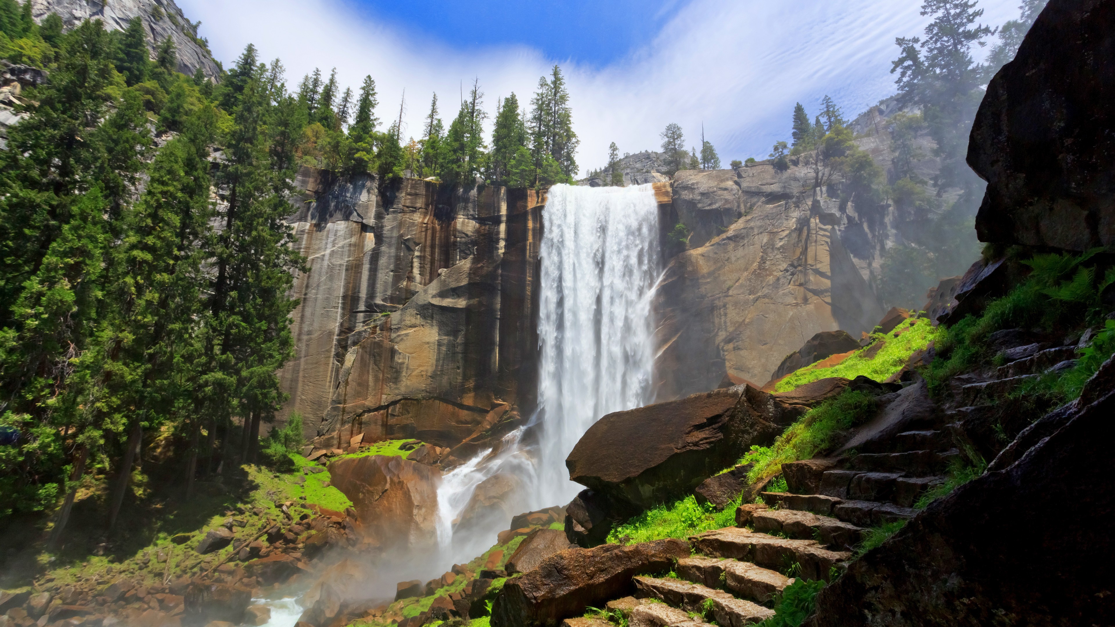 Vernal Fall in Yosemite National Park HD Wallpaper