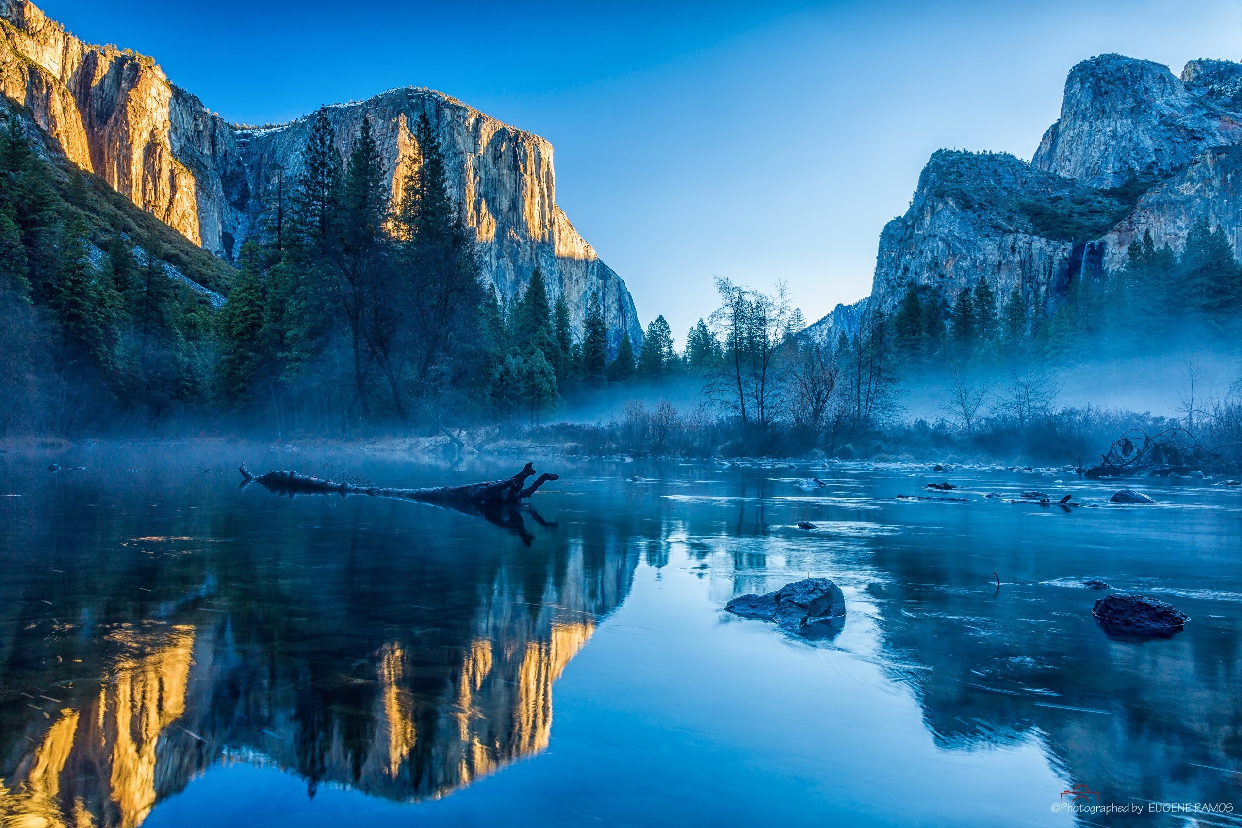 Misty river reflecting mountains in Yosemite National Park HD Wallpaper