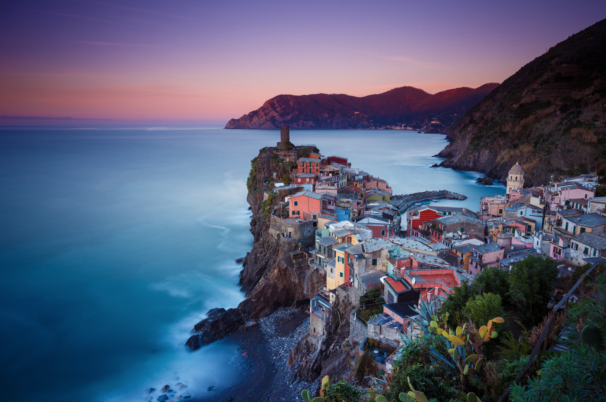 Vernazza, Italy at sunset overlooking the sea HD Wallpaper