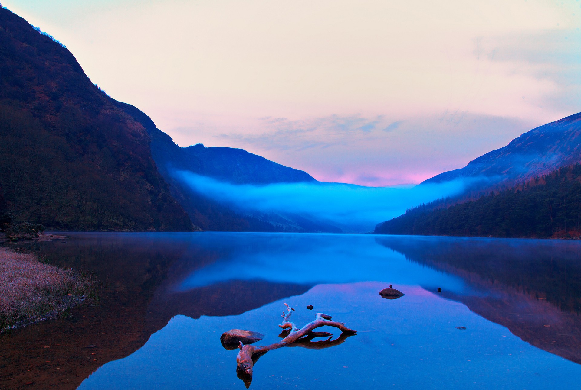 Misty lake and mountains at sunrise HD Wallpaper