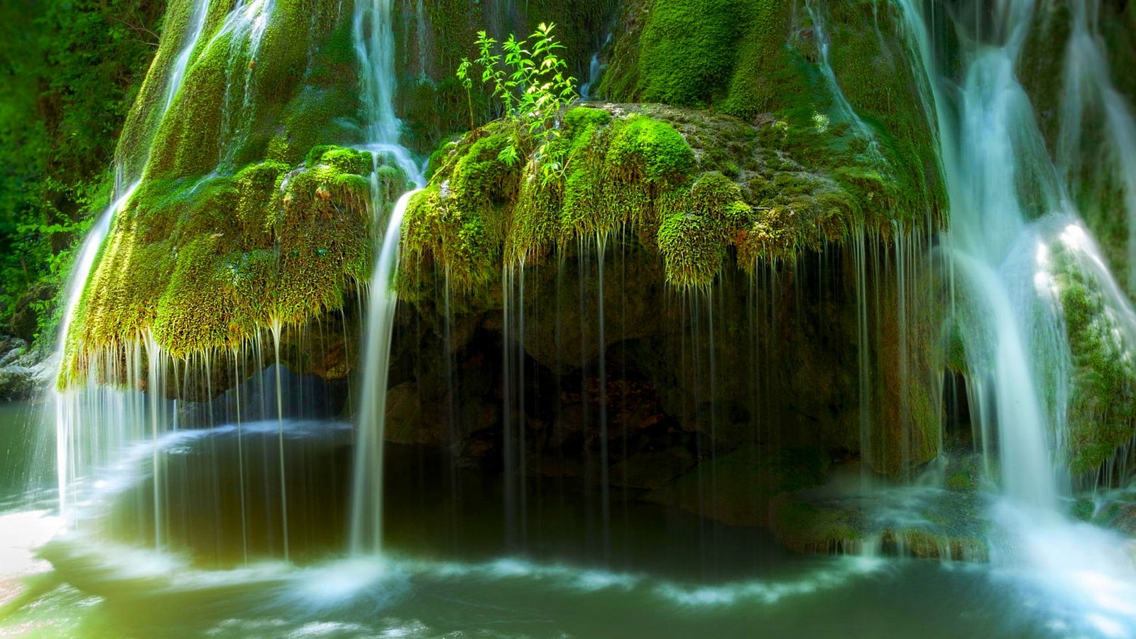 Mossy waterfall in Romania with long exposure HD Wallpaper