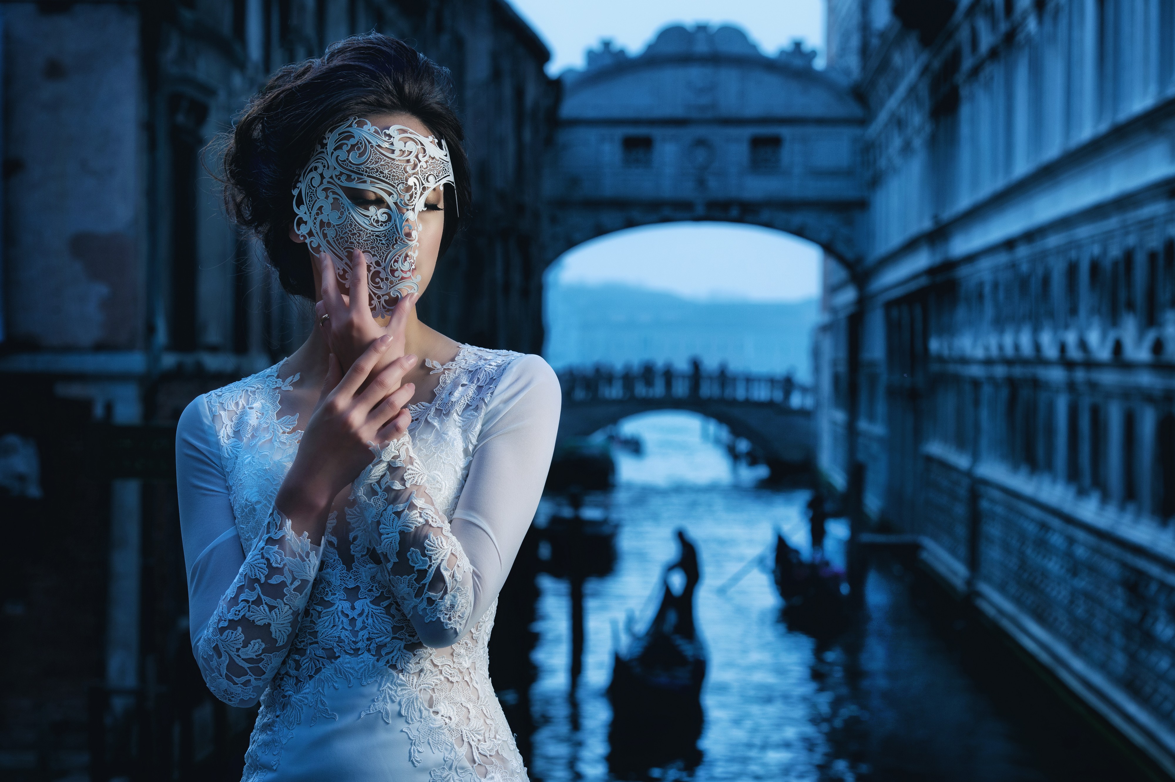 Woman in Venetian Mask in Venice Canal HD Wallpaper