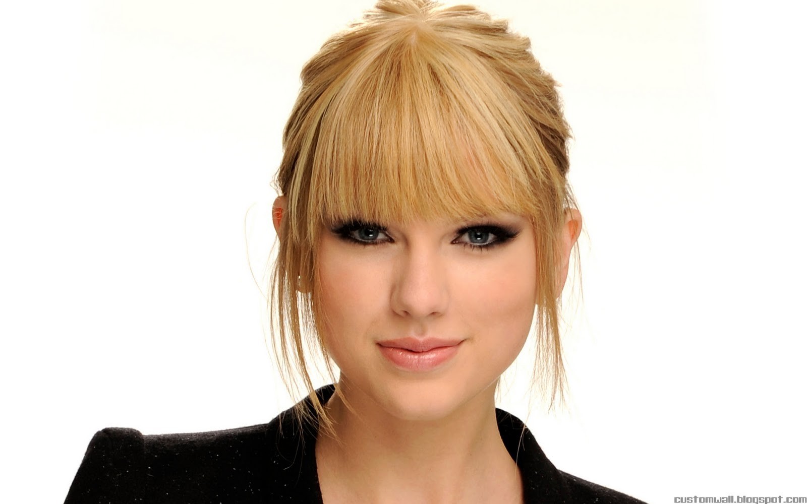 Taylor Swift Close-up Portrait HD Wallpaper