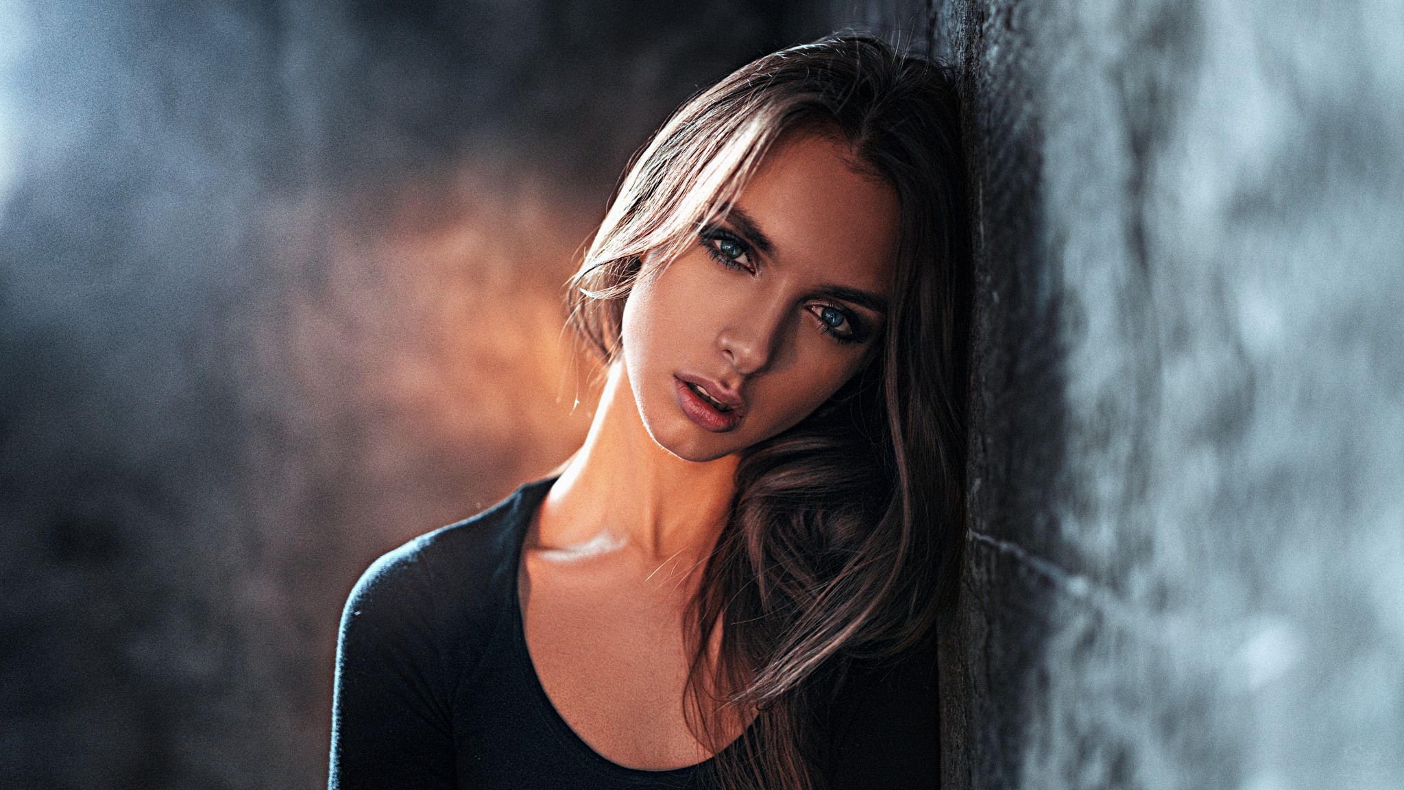 Victoria Vishnevetskaya leaning against a wall HD Wallpaper
