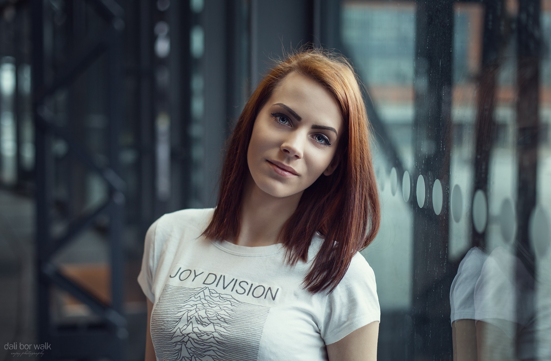Woman wearing a Joy Division T-shirt HD Wallpaper