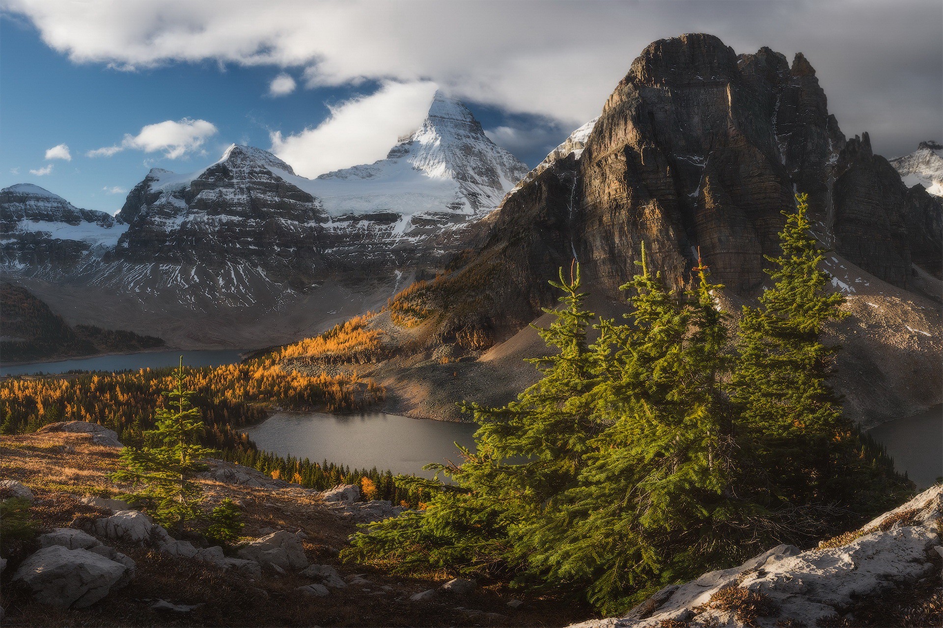 Mount Assiniboine Provincial Park, Canada HD Wallpaper