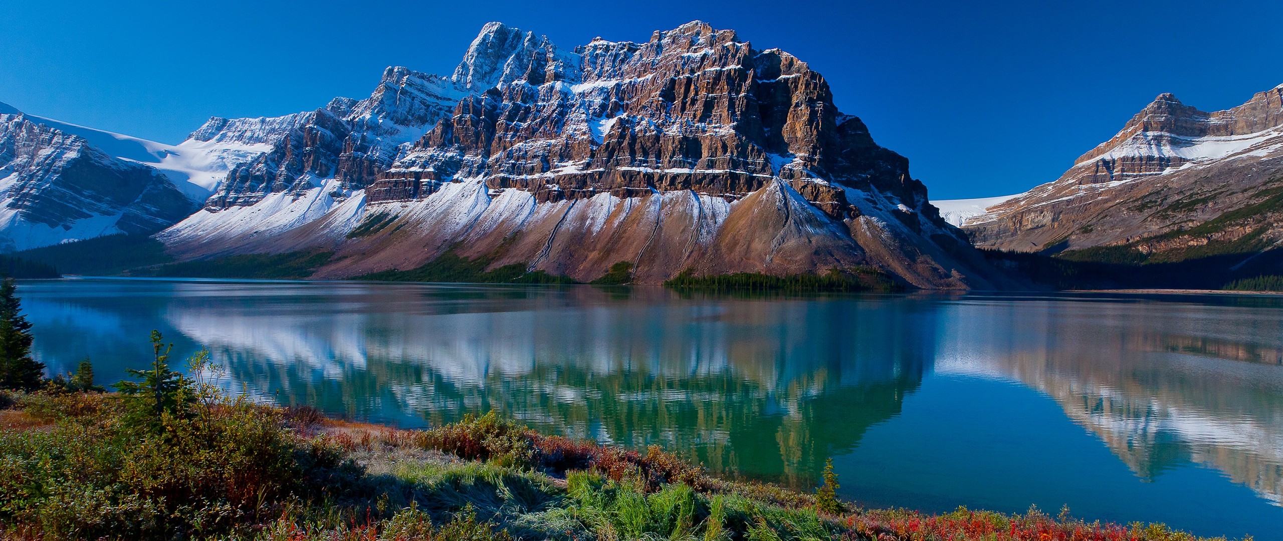 Bow Lake and Crowfoot Glacier, Banff National Park HD Wallpaper