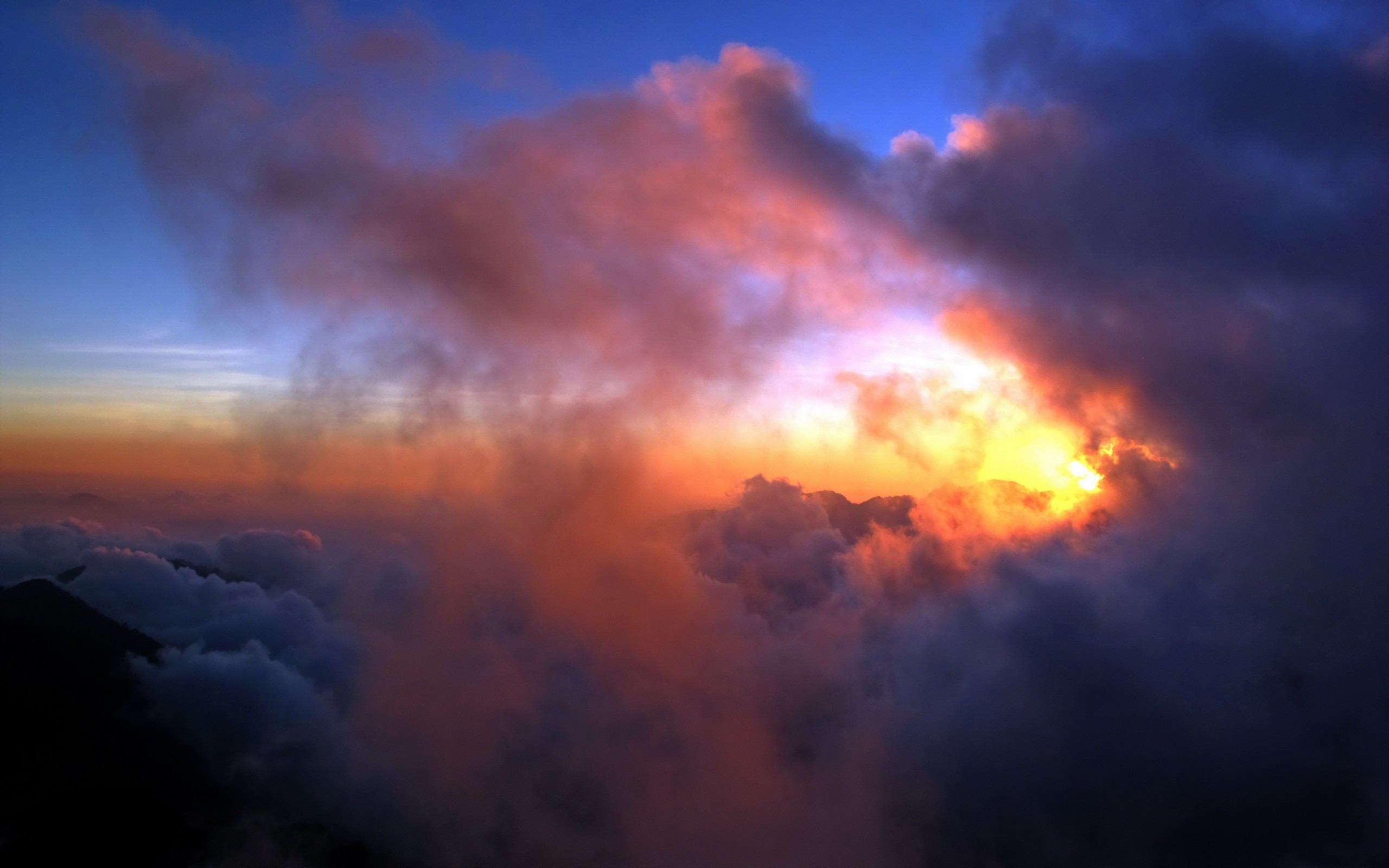 Sunset clouds over mountains, photography HD Wallpaper