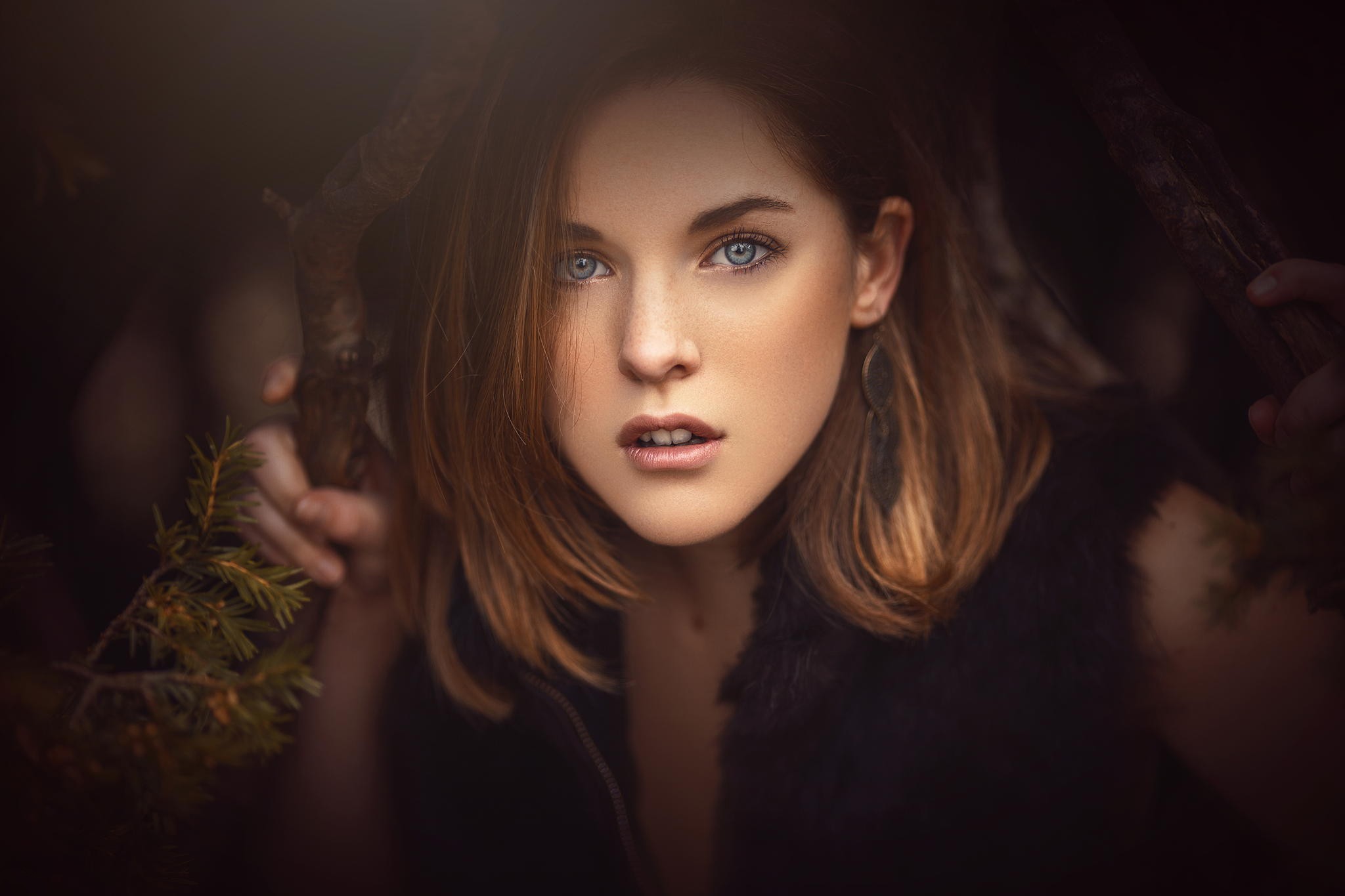 Portrait of a young woman with blue eyes HD Wallpaper