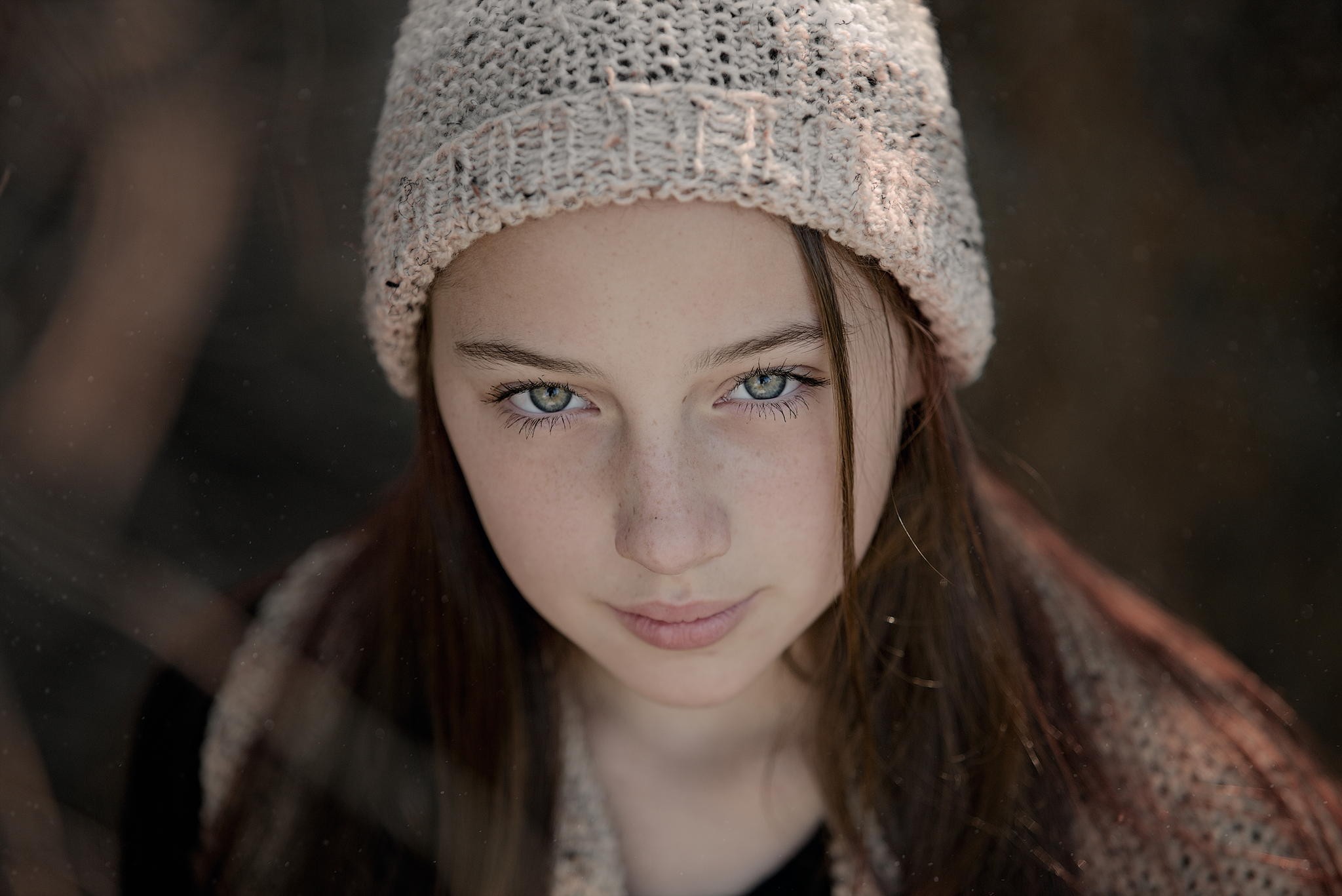 Portrait of a young girl wearing a knitted hat HD Wallpaper