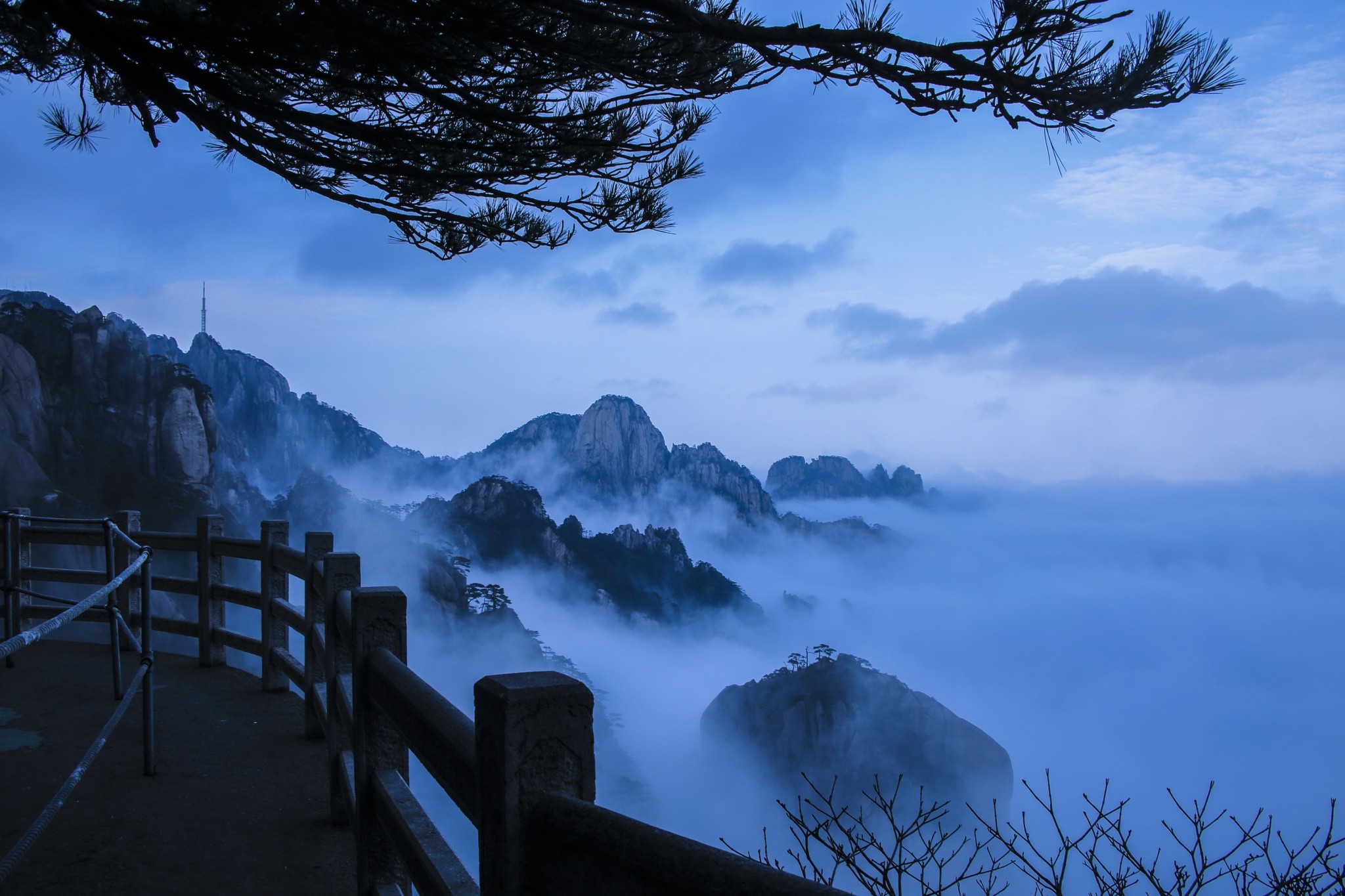 Misty mountains and walkway in China at dawn HD Wallpaper