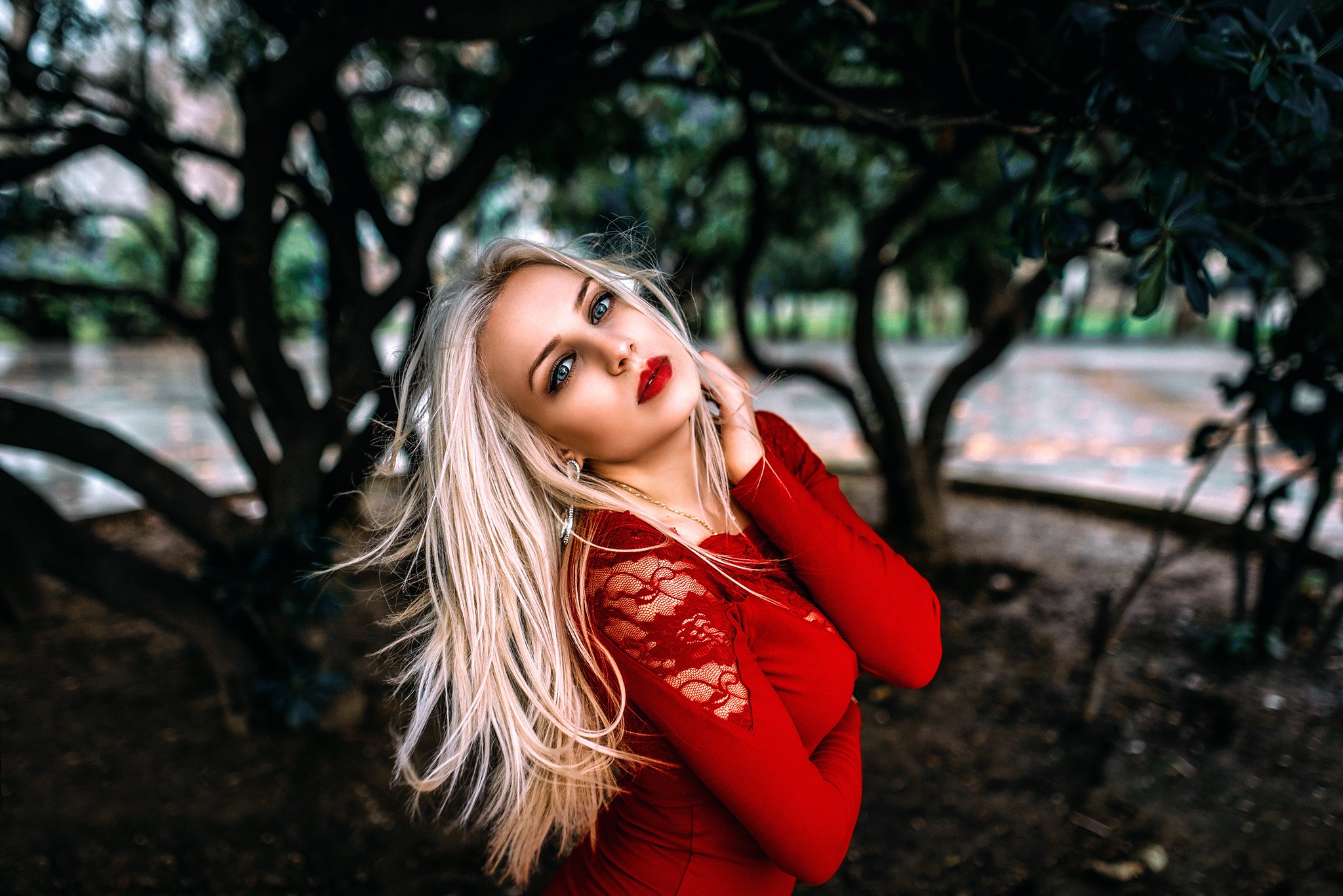 Woman with blonde hair in a red dress HD Wallpaper