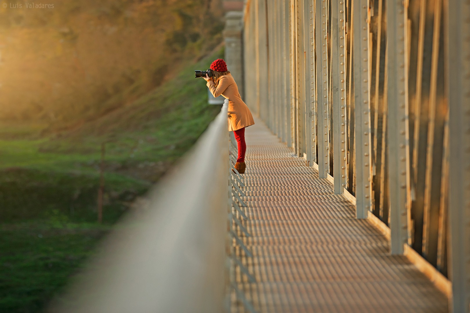 Photographer on a bridge HD Wallpaper