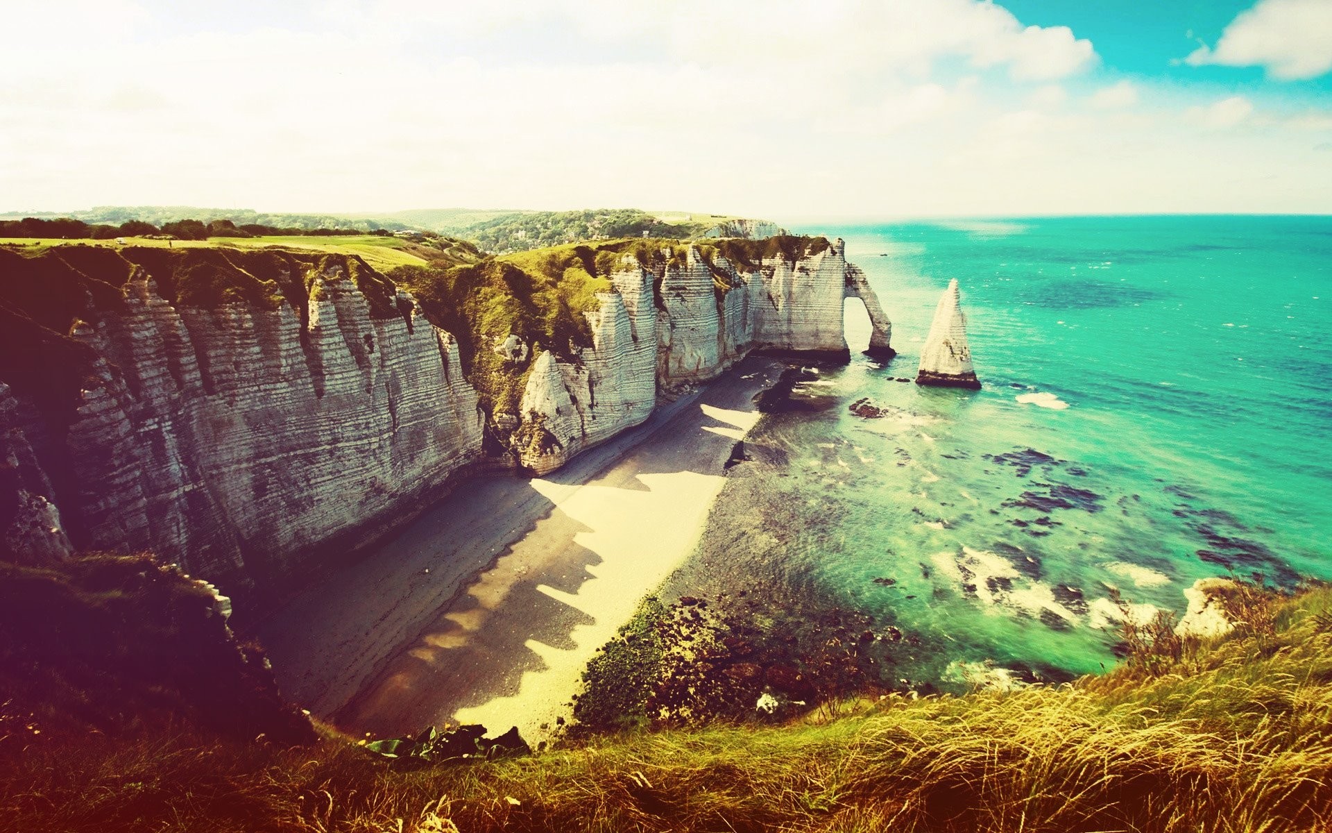Étretat cliffs and sea in France HD Wallpaper