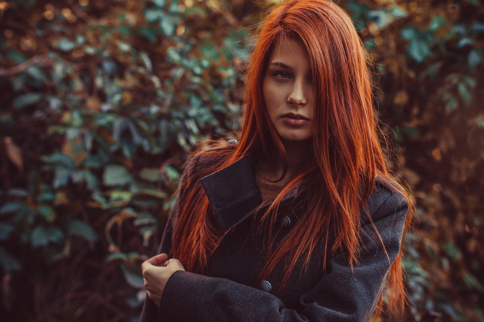 Redhead woman in a coat outdoors HD Wallpaper