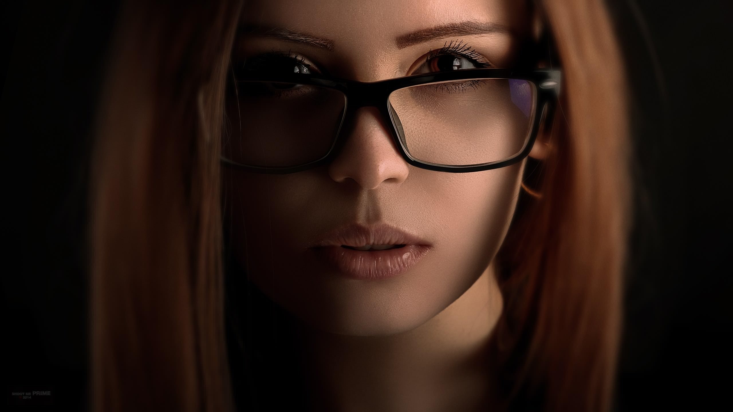 Woman with glasses, close-up portrait HD Wallpaper