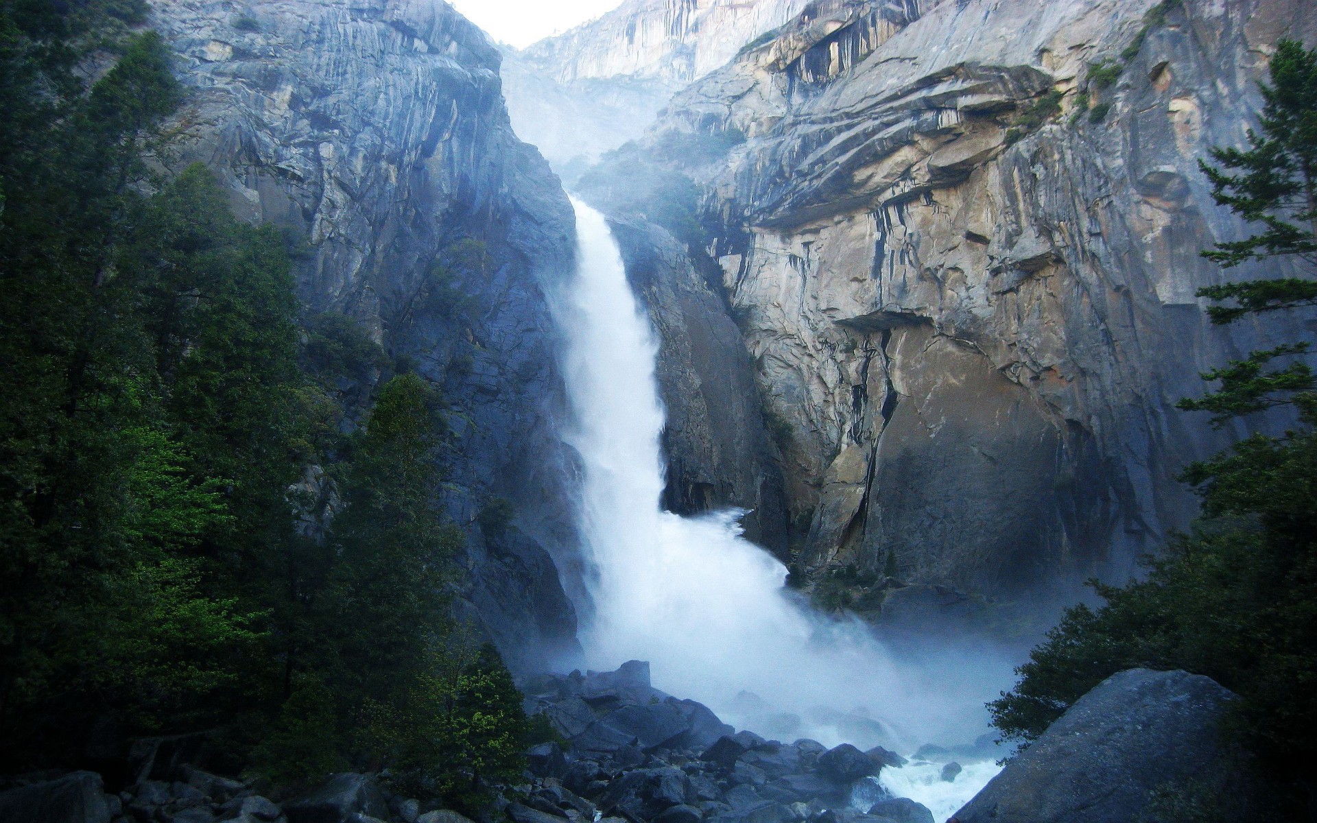 Waterfall in Yosemite National Park HD Wallpaper
