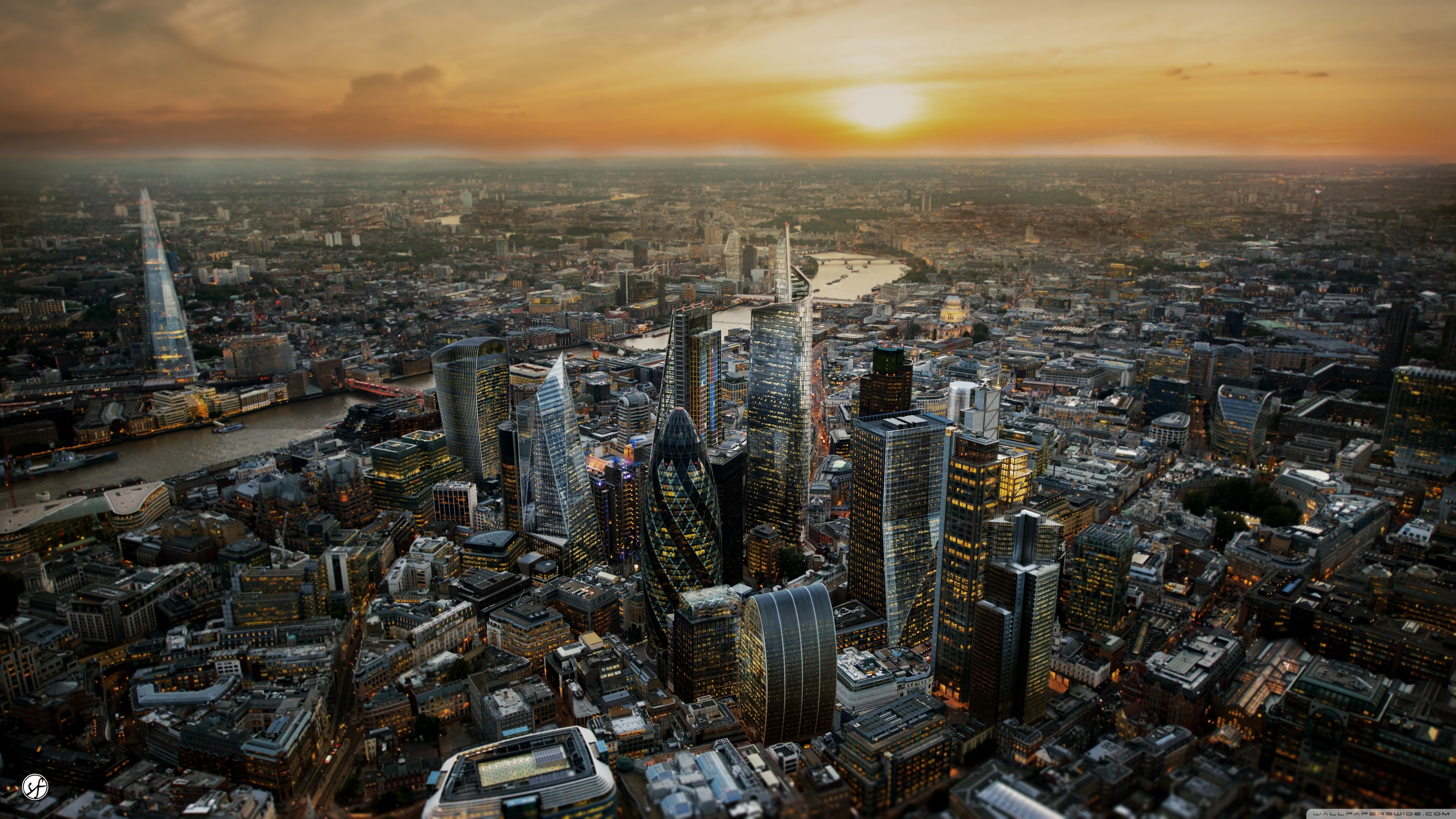 Aerial view of London skyline at sunset HD Wallpaper