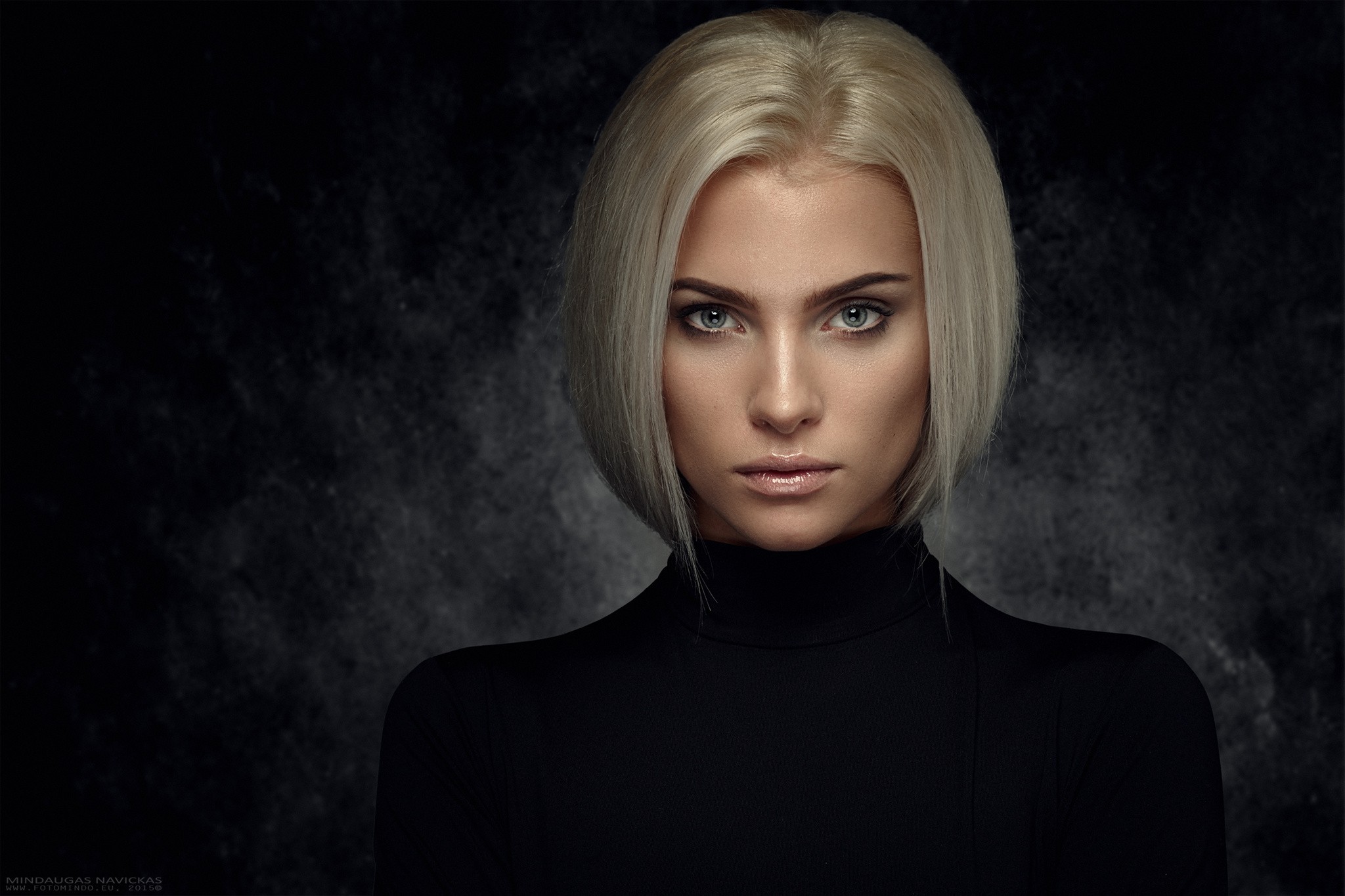Portrait of a blonde woman with blue eyes HD Wallpaper