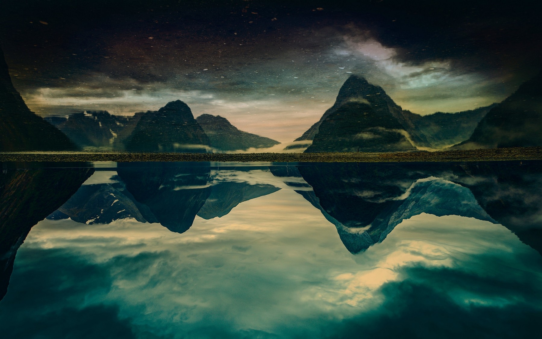 Milford Sound mountains reflected in water at dawn HD Wallpaper