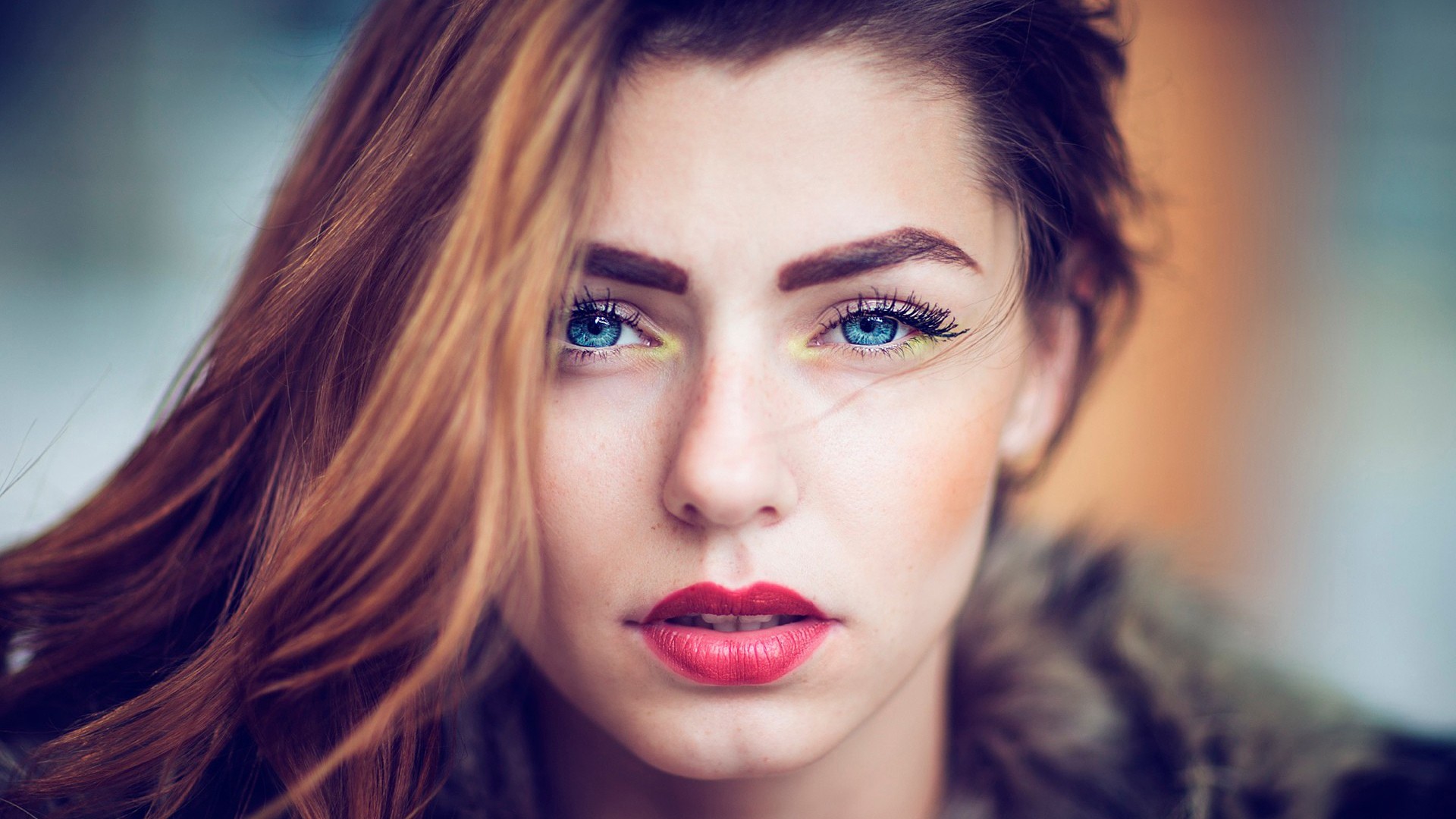 Woman with blue eyes and red lipstick HD Wallpaper