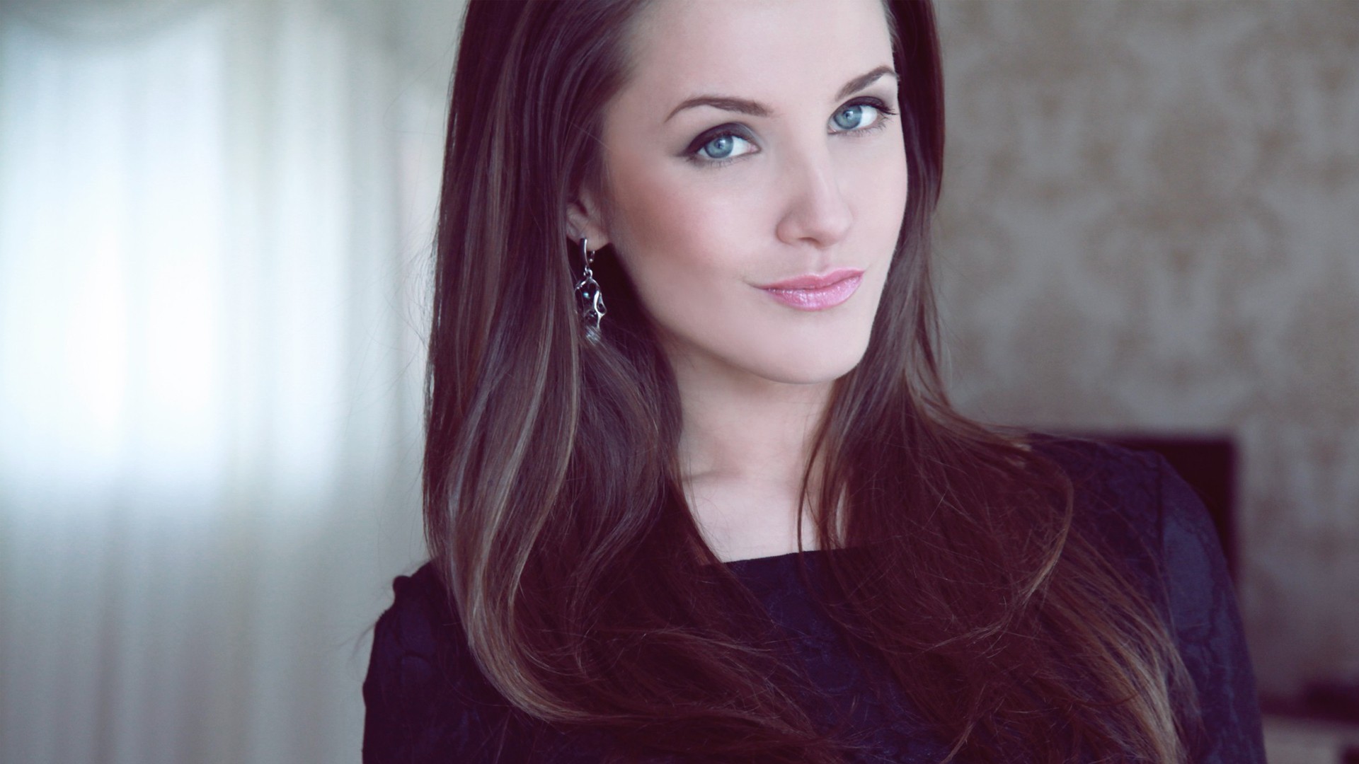 Kristina Rodionova with blue eyes and brunette hair HD Wallpaper
