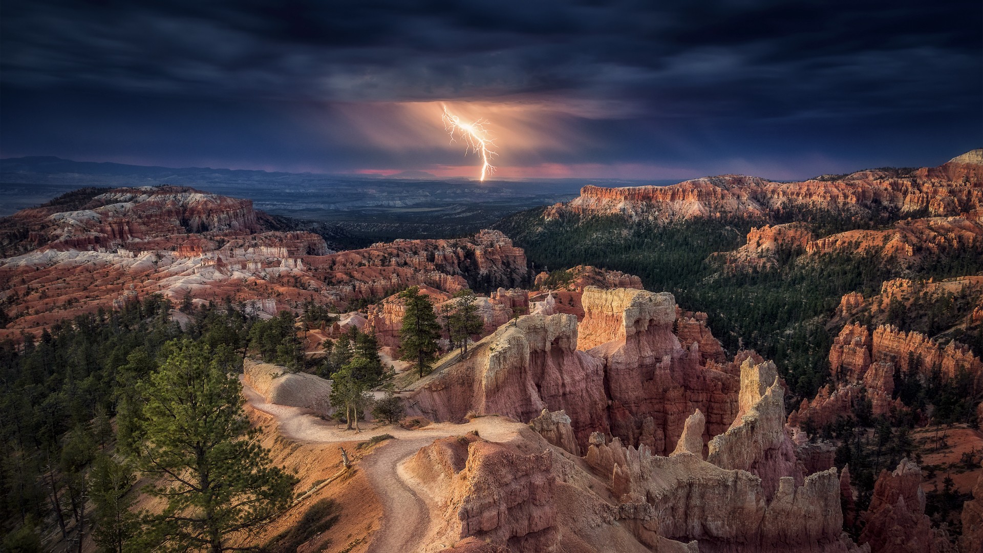 Lightning strikes over Bryce Canyon National Park landscape HD Wallpaper