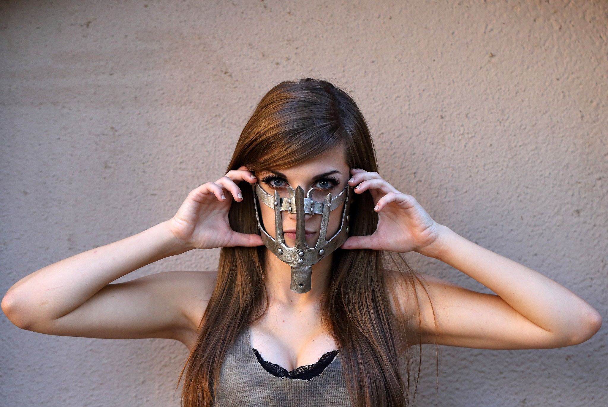 Woman in Mad Max: Fury Road mask HD Wallpaper