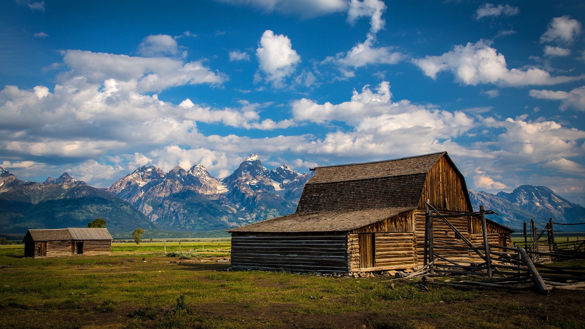 Barns and Grand Teton Mountains in Wyoming HD Wallpaper