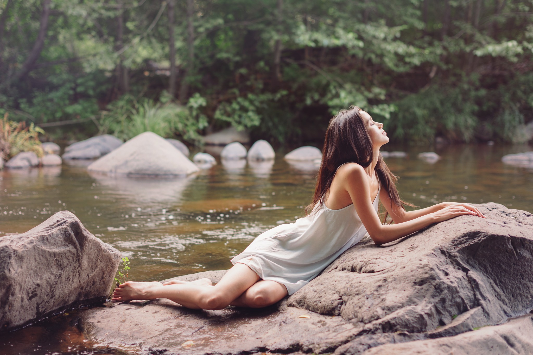 Woman in white dress by a river HD Wallpaper