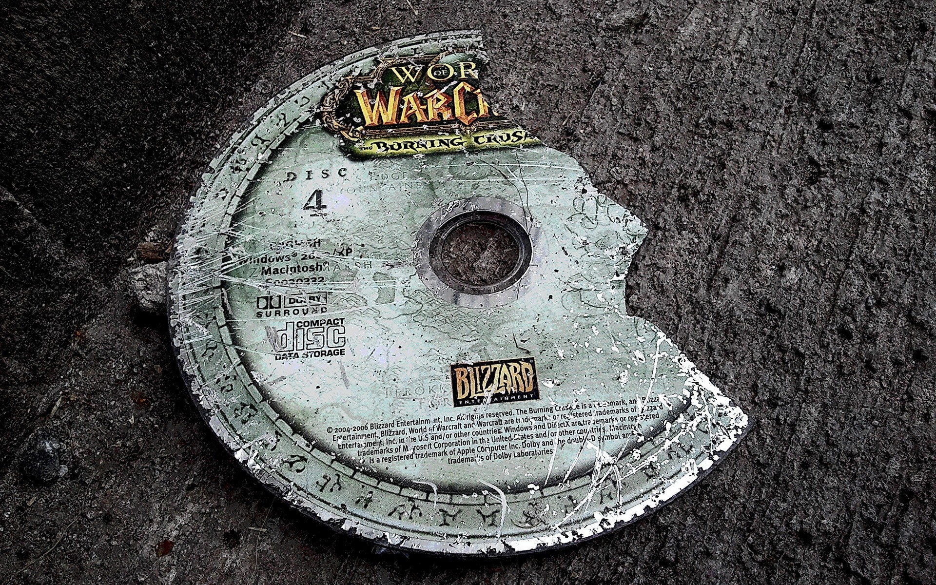 Broken World of Warcraft The Burning Crusade PC Game Disc HD Wallpaper