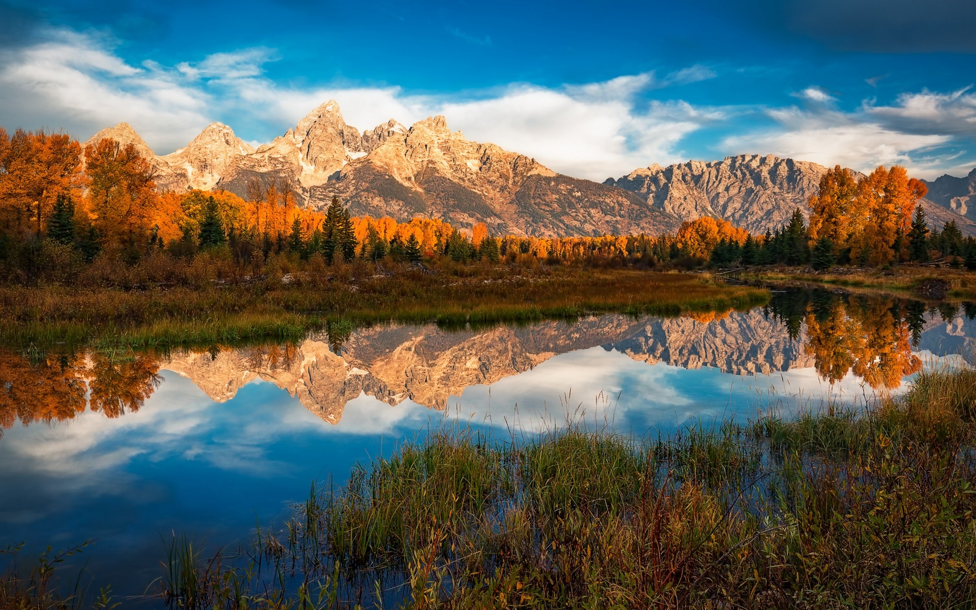 Grand Teton National Park in Fall with Mountain Reflection HD Wallpaper