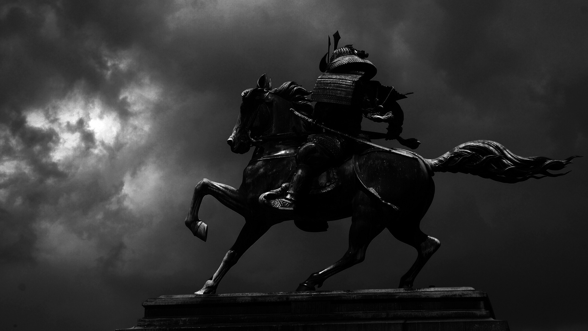 Samurai warrior on horseback statue HD Wallpaper