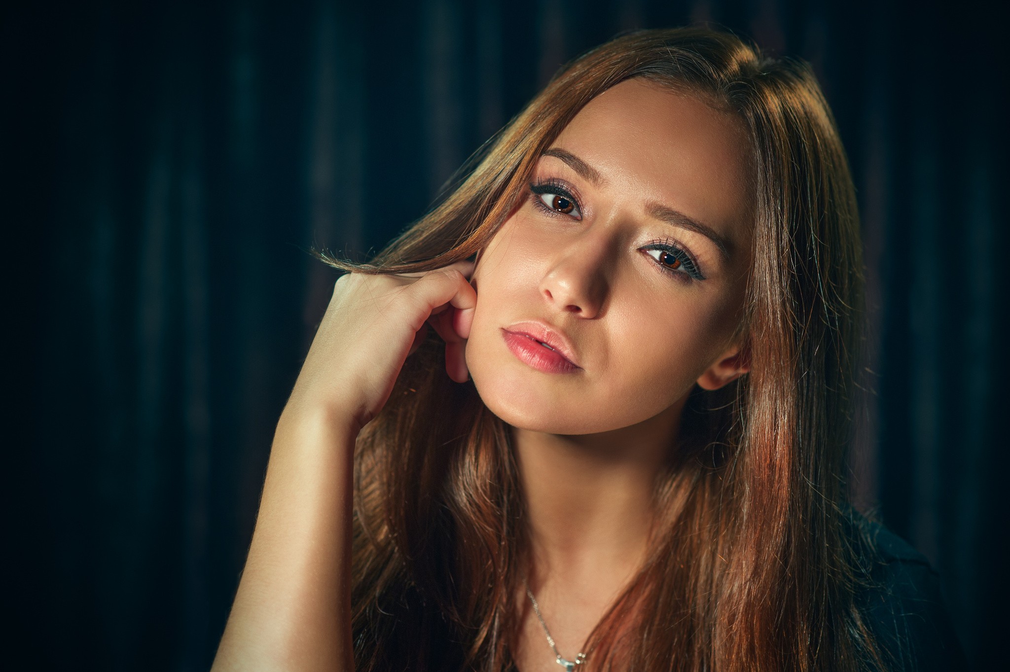 Portrait of a young woman with brown hair HD Wallpaper