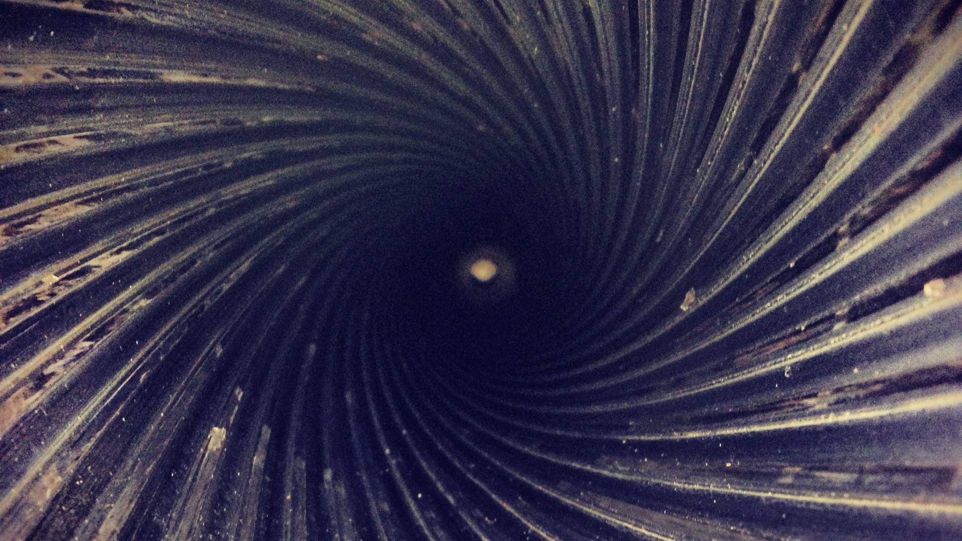Inside the barrel of a Challenger 2 tank HD Wallpaper