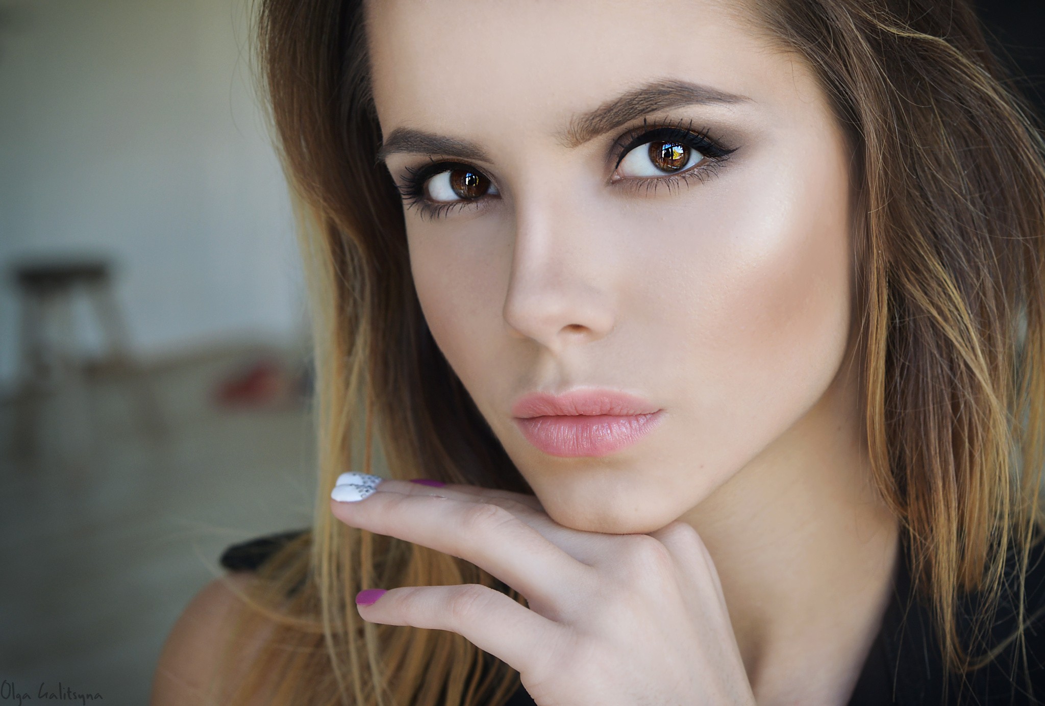 Woman with makeup and painted nails HD Wallpaper