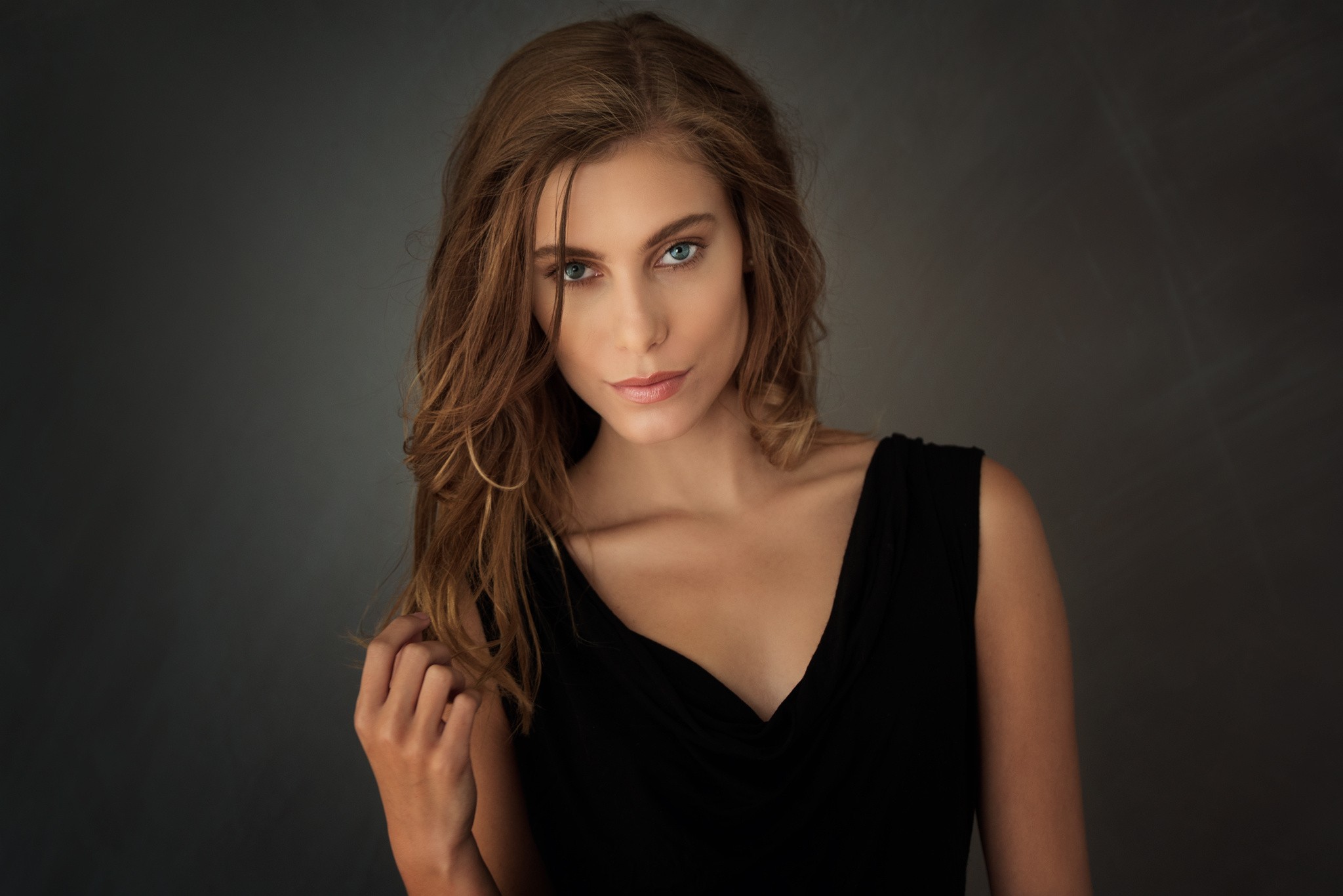 Portrait of a woman with brown hair HD Wallpaper