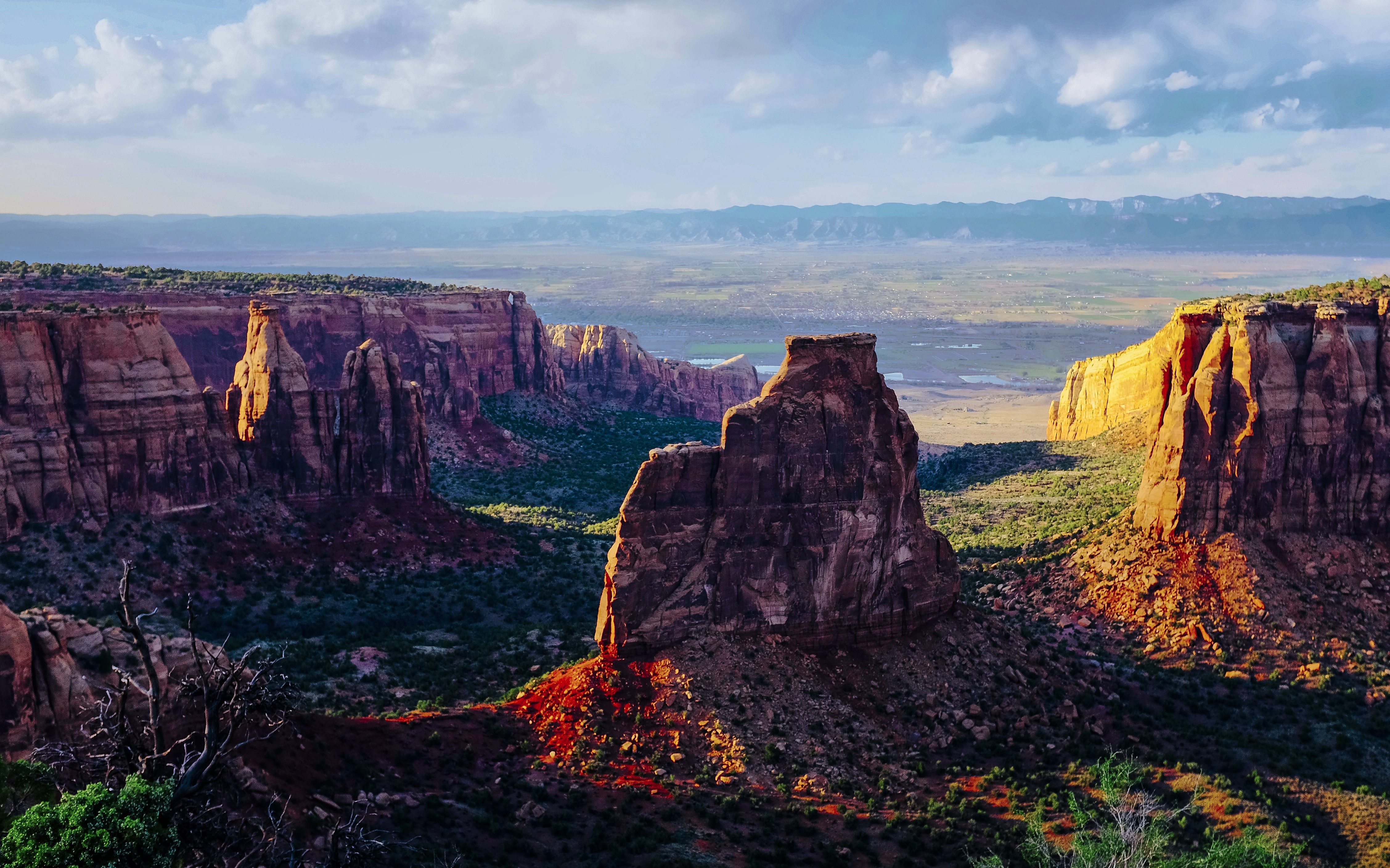 Colorado National Monument Landscape with Canyons HD Wallpaper