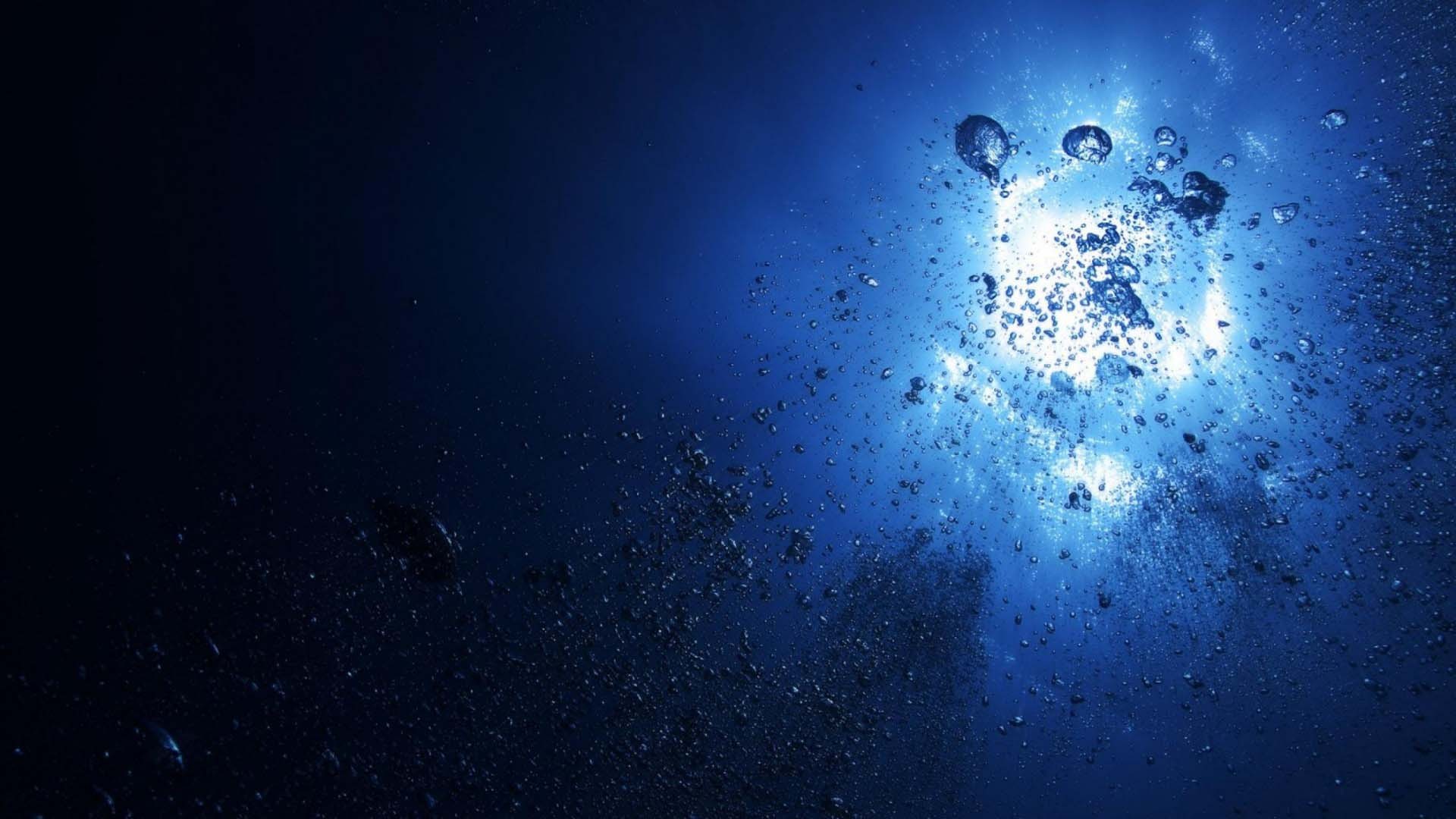 Underwater bubbles rising towards the sun HD Wallpaper