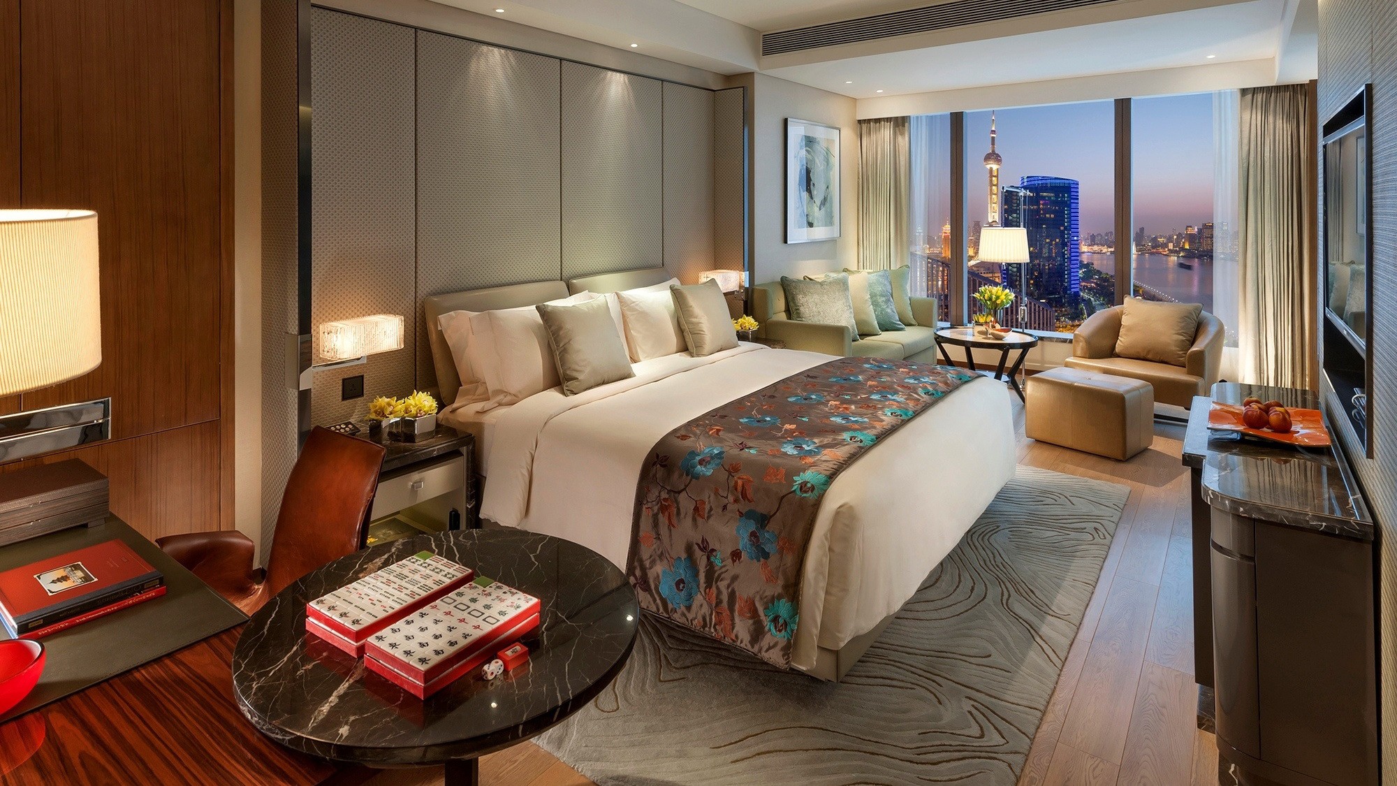 Luxury hotel room with city view HD Wallpaper