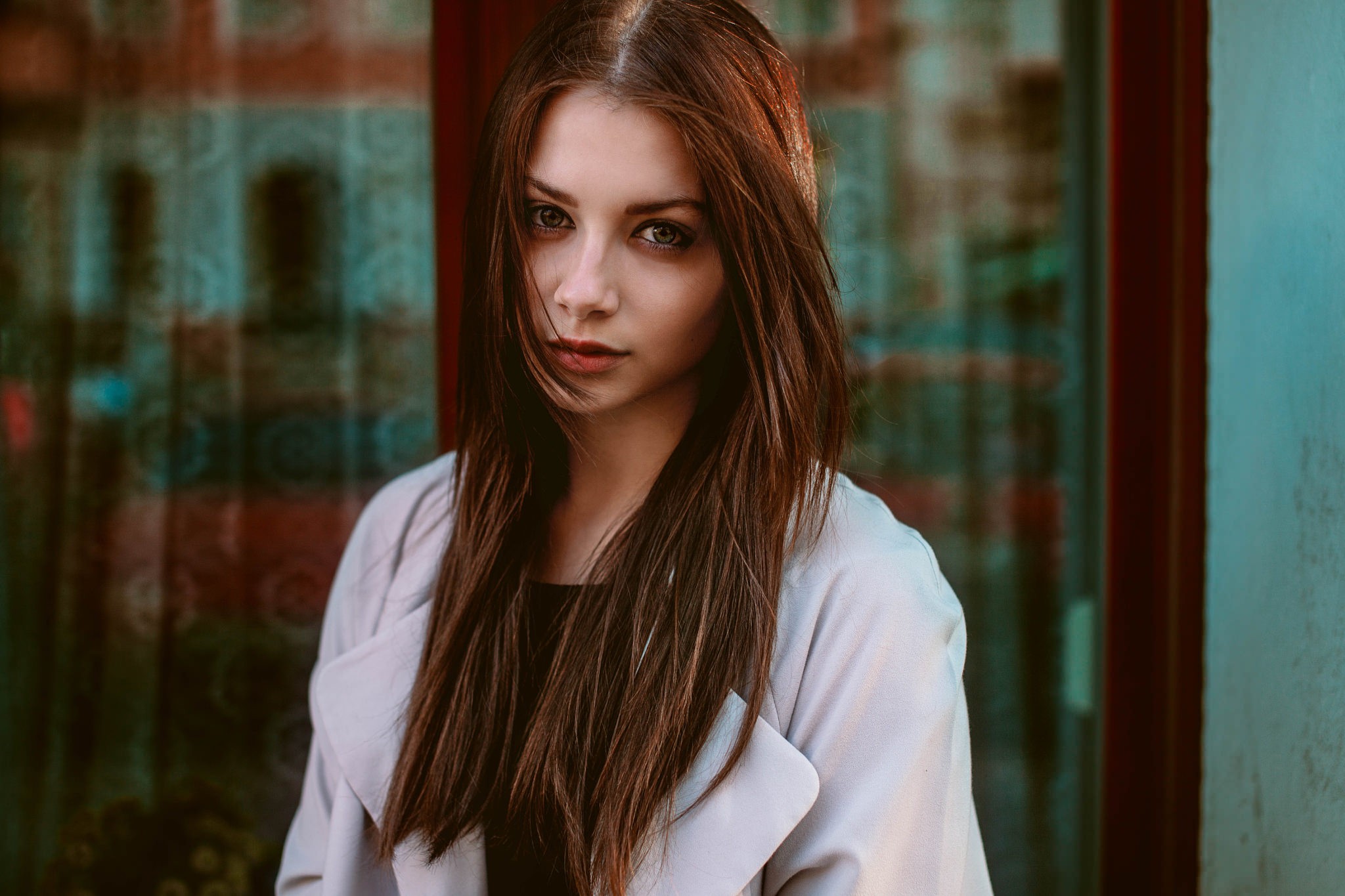 Portrait of a woman with long brown hair HD Wallpaper