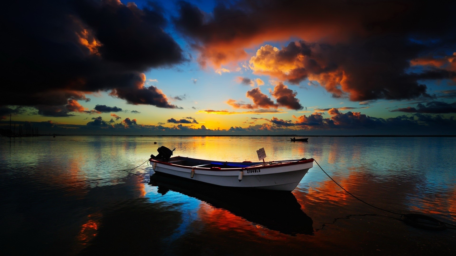 Boat on the water at sunset HD Wallpaper