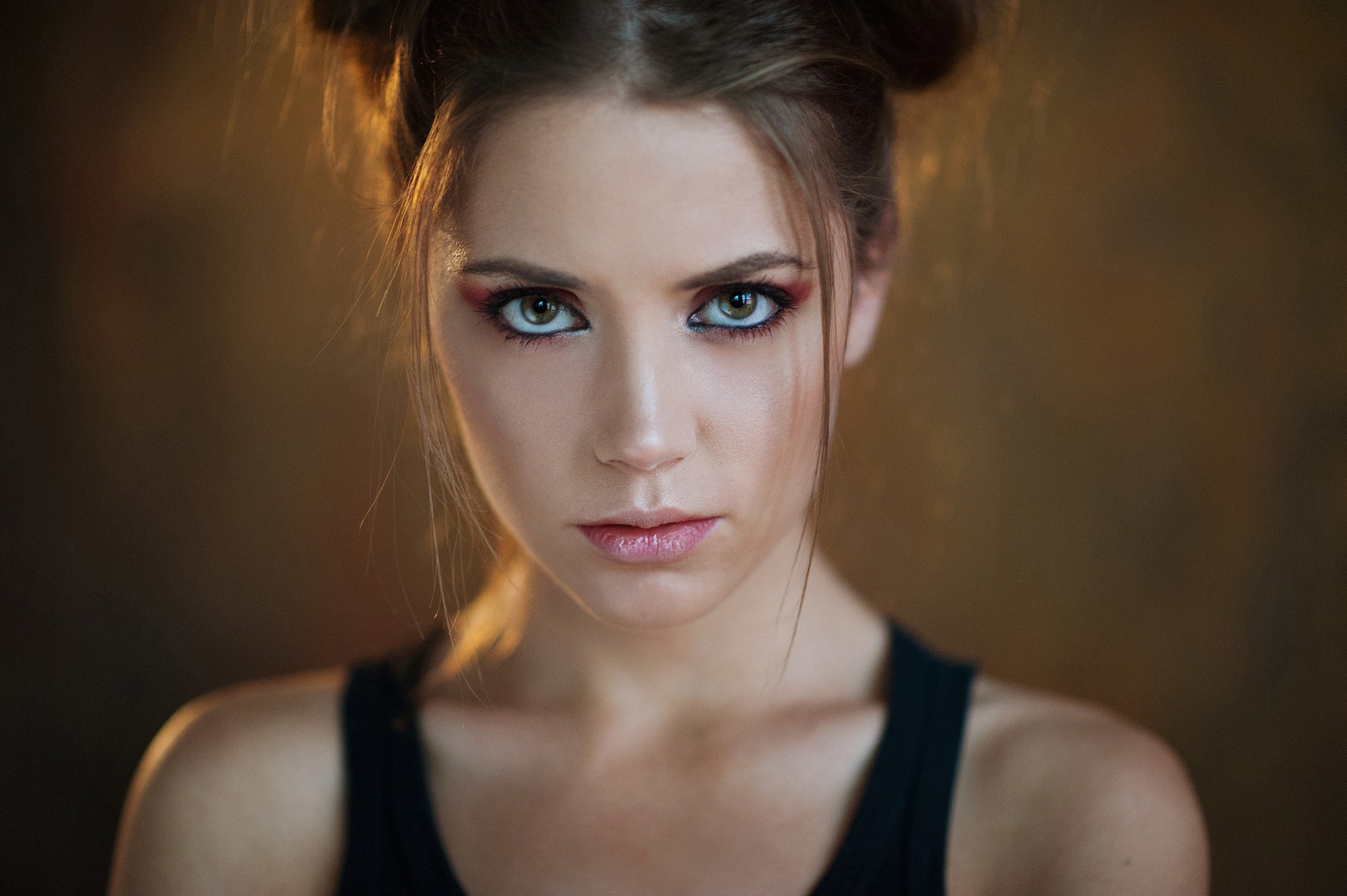 Ksenia Kokoreva portrait with dramatic makeup HD Wallpaper