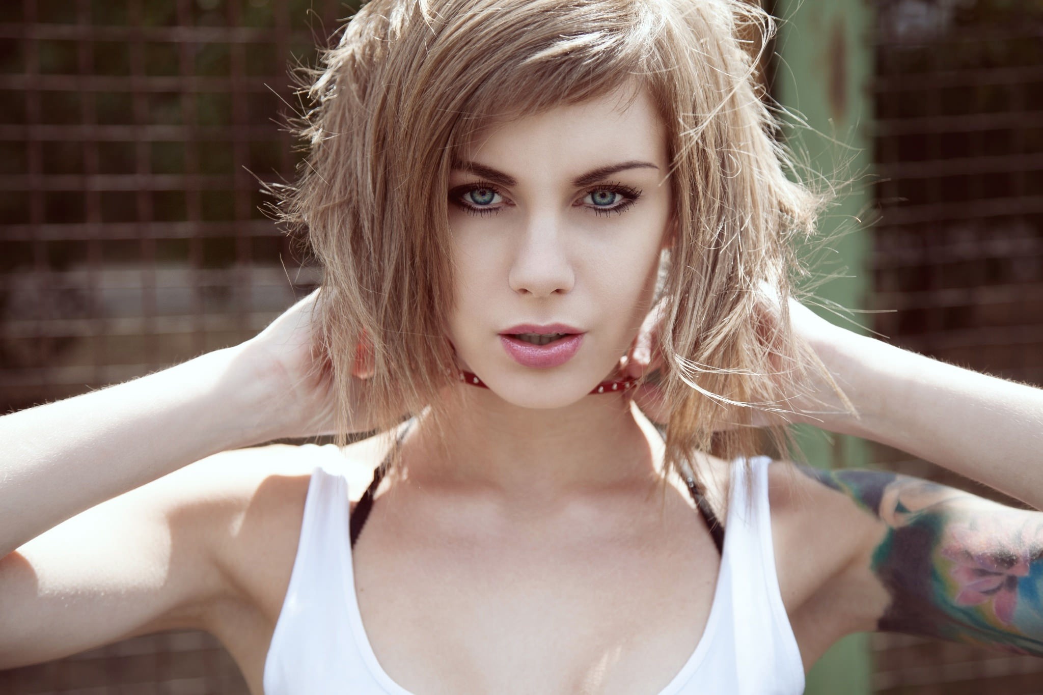 Woman with blonde hair and tattoo HD Wallpaper