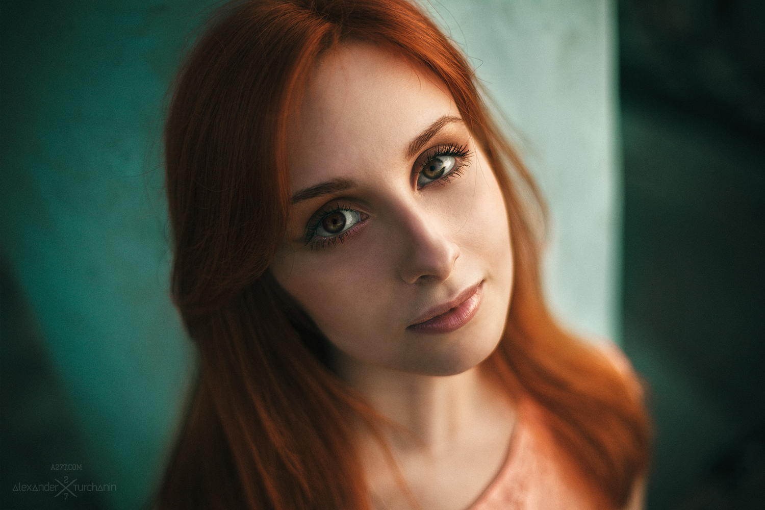 Portrait of a young redhead woman HD Wallpaper