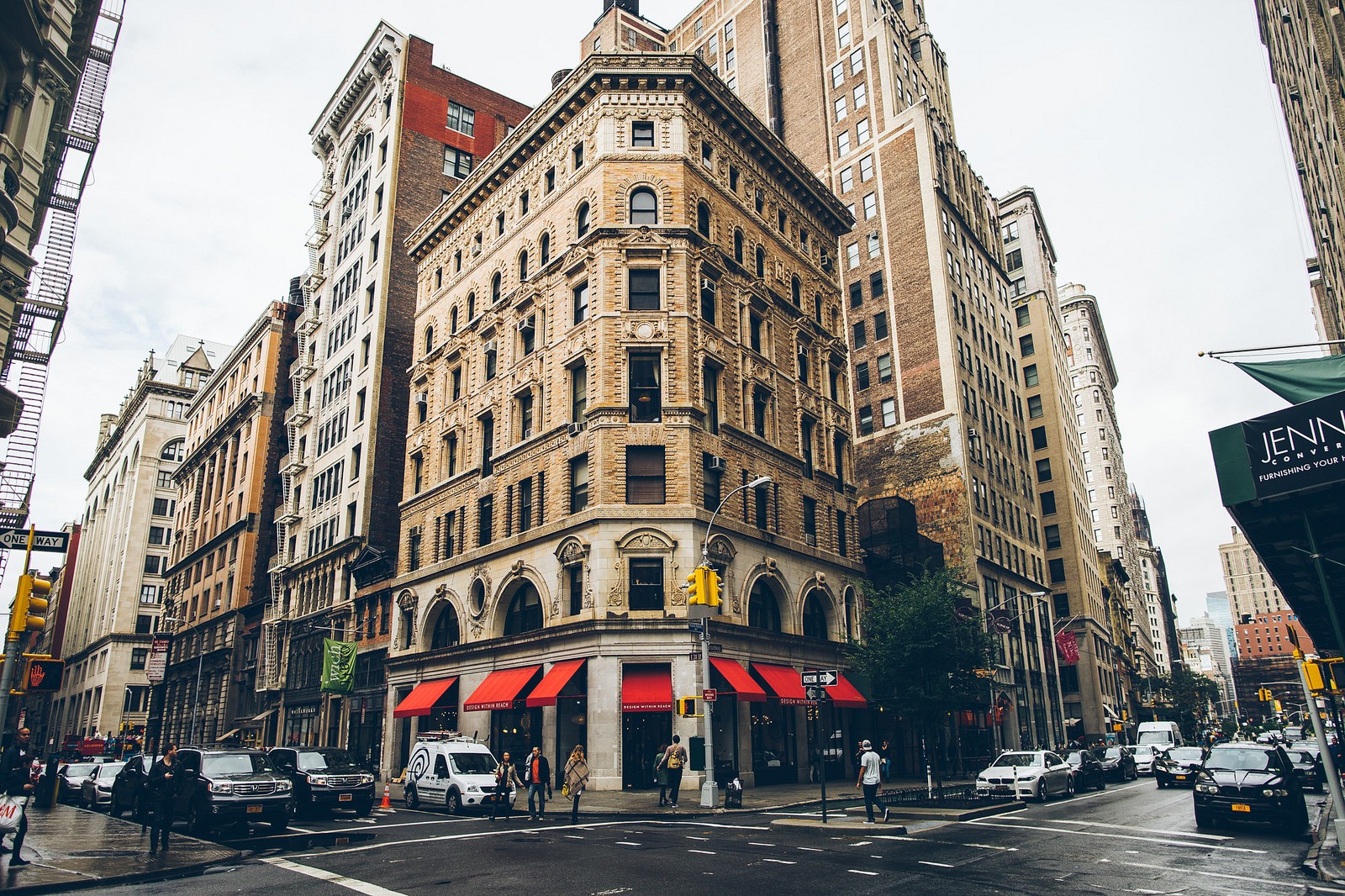 New York City street with historic buildings HD Wallpaper
