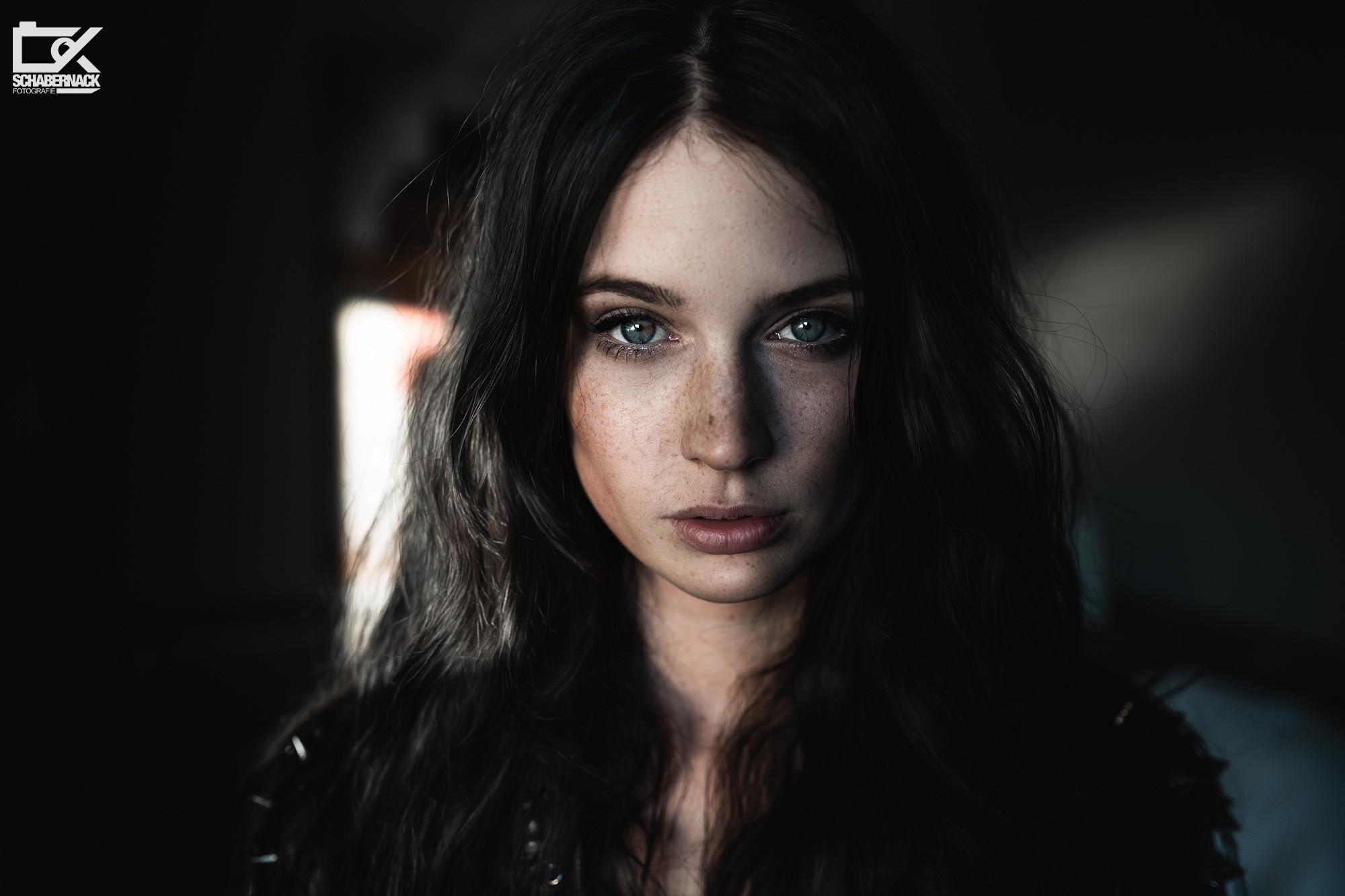 Scarlett Simoneit portrait of a woman HD Wallpaper