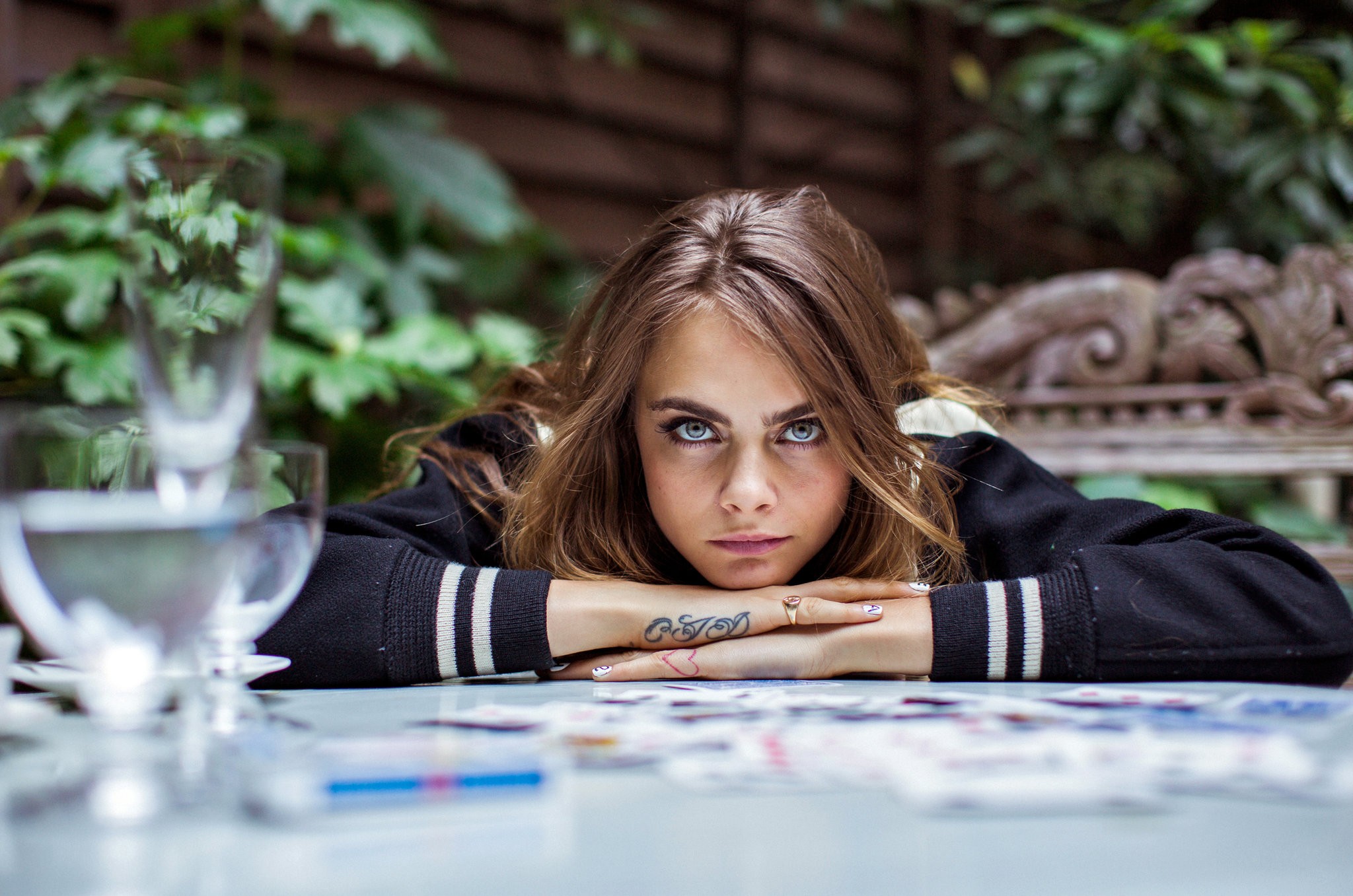 Cara Delevingne with tattoos on her hands HD Wallpaper
